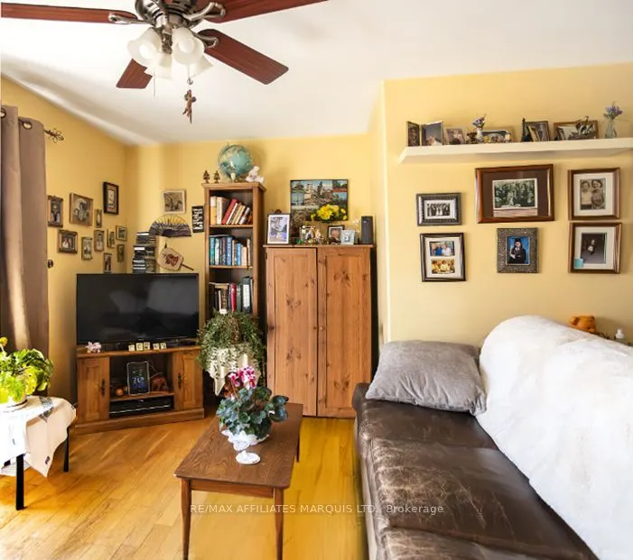 12118 Lakeshore Drive