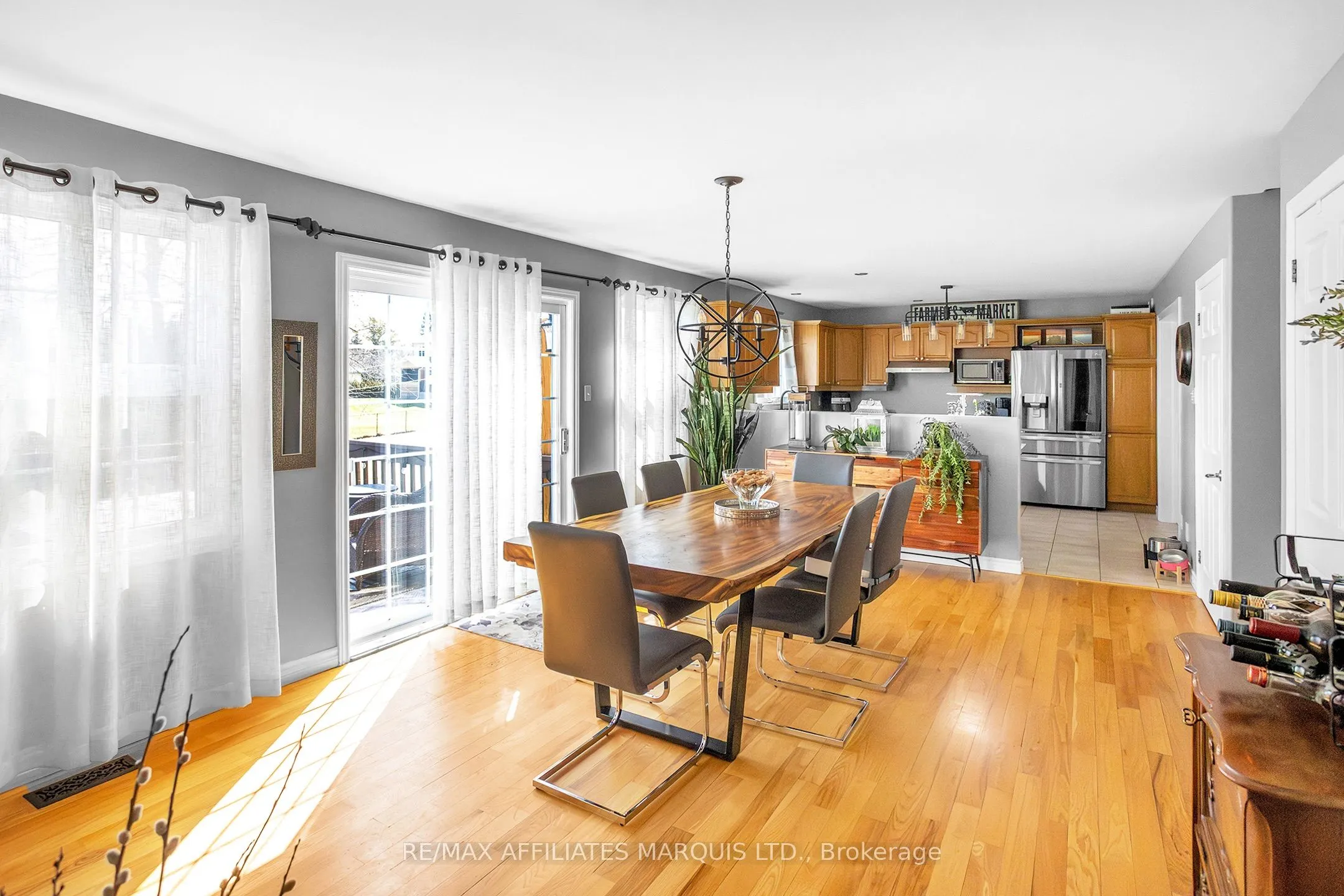 12118 Lakeshore Drive