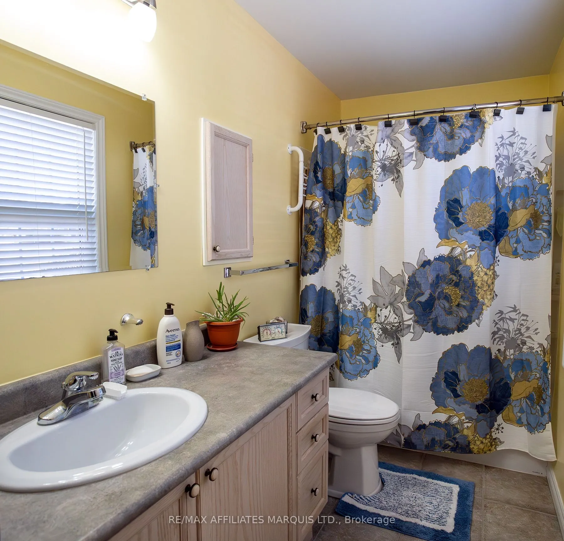 12118 Lakeshore Drive