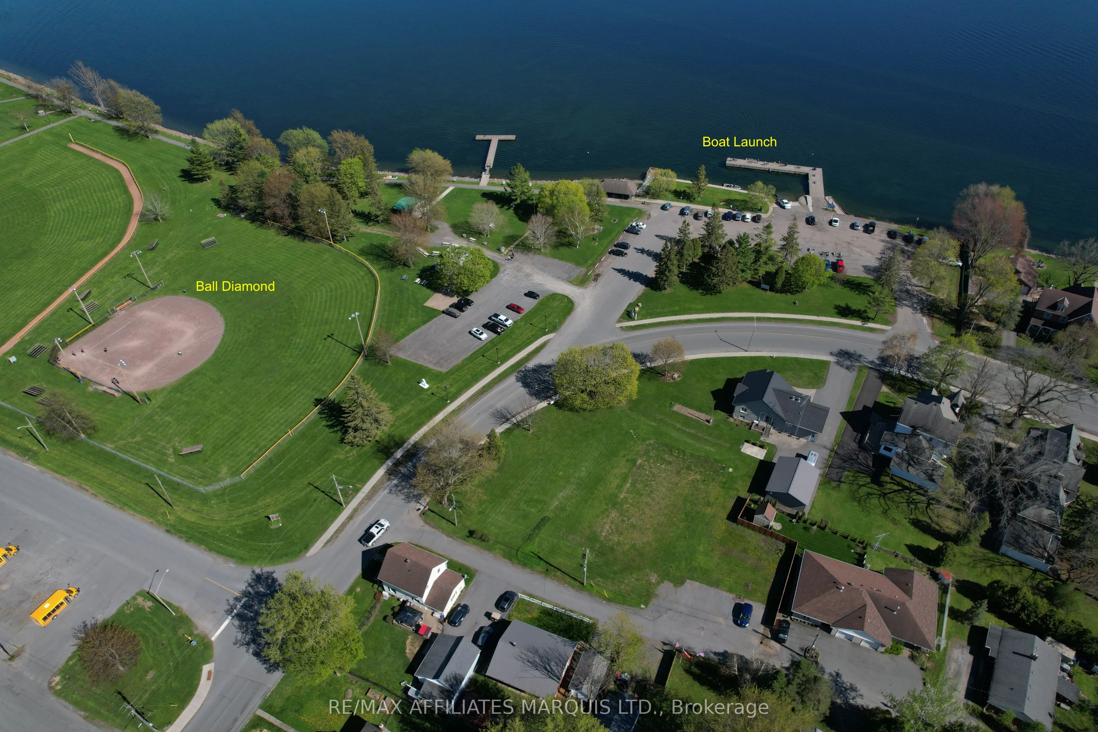 12118 Lakeshore Drive