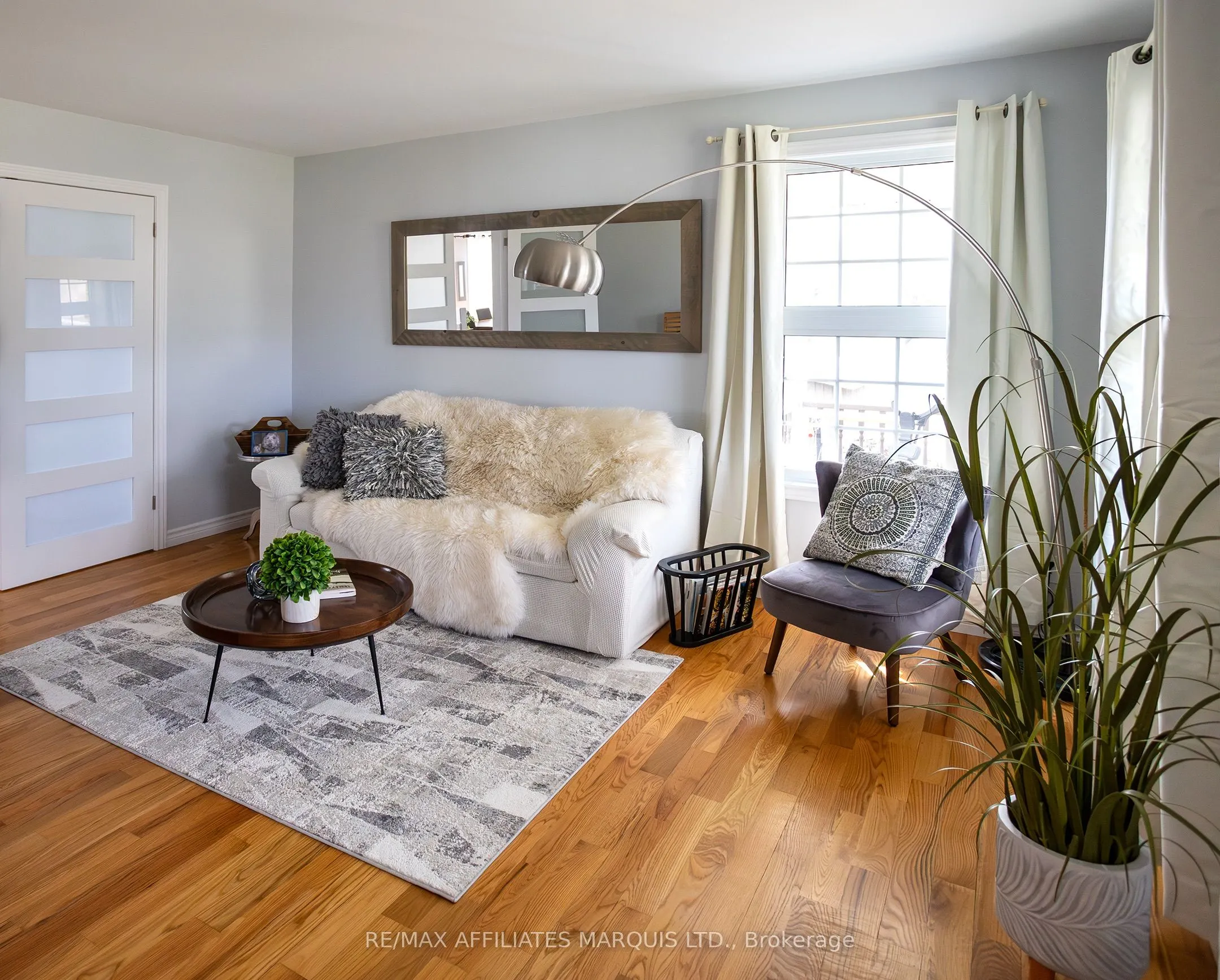 12118 Lakeshore Drive