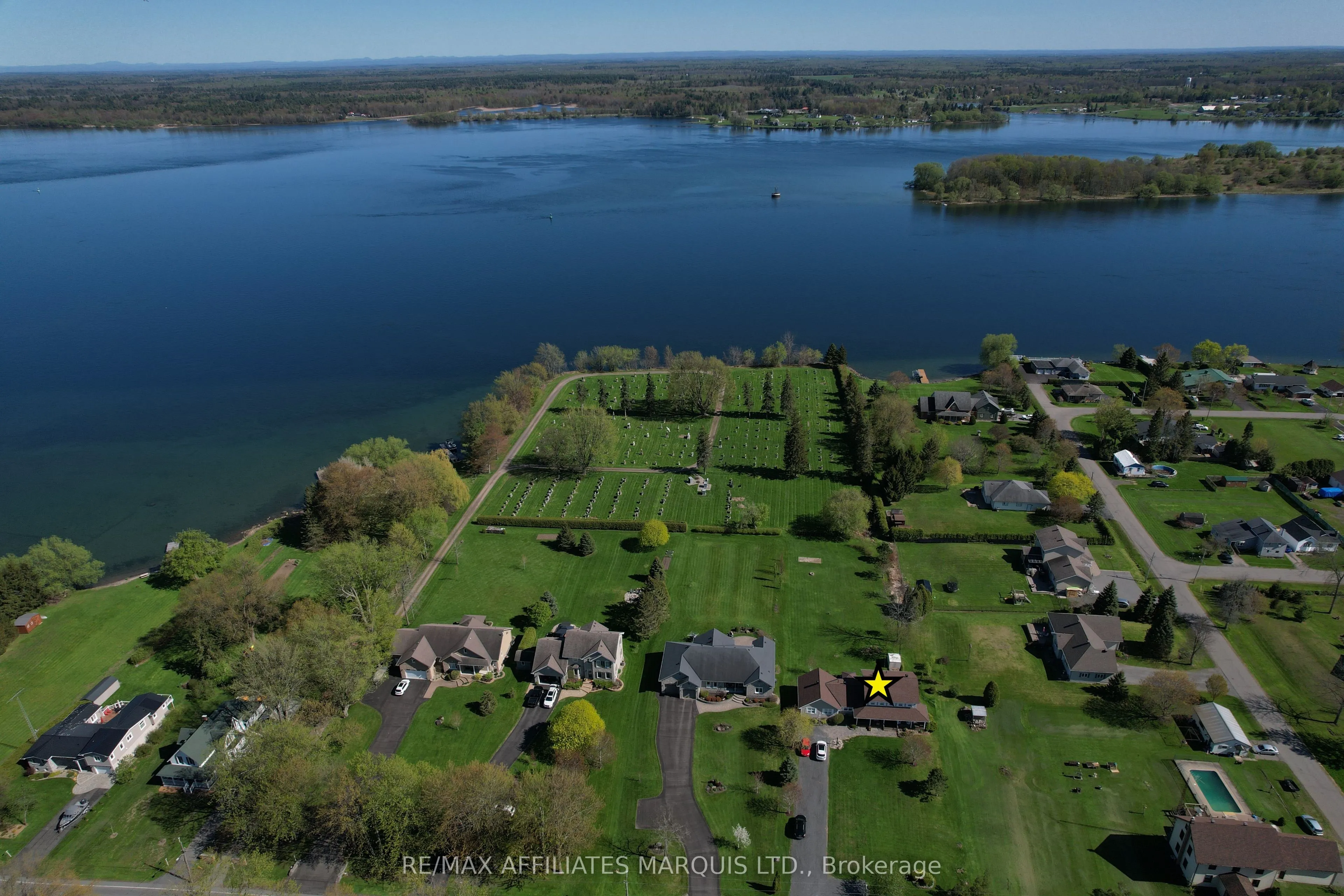 12118 Lakeshore Drive