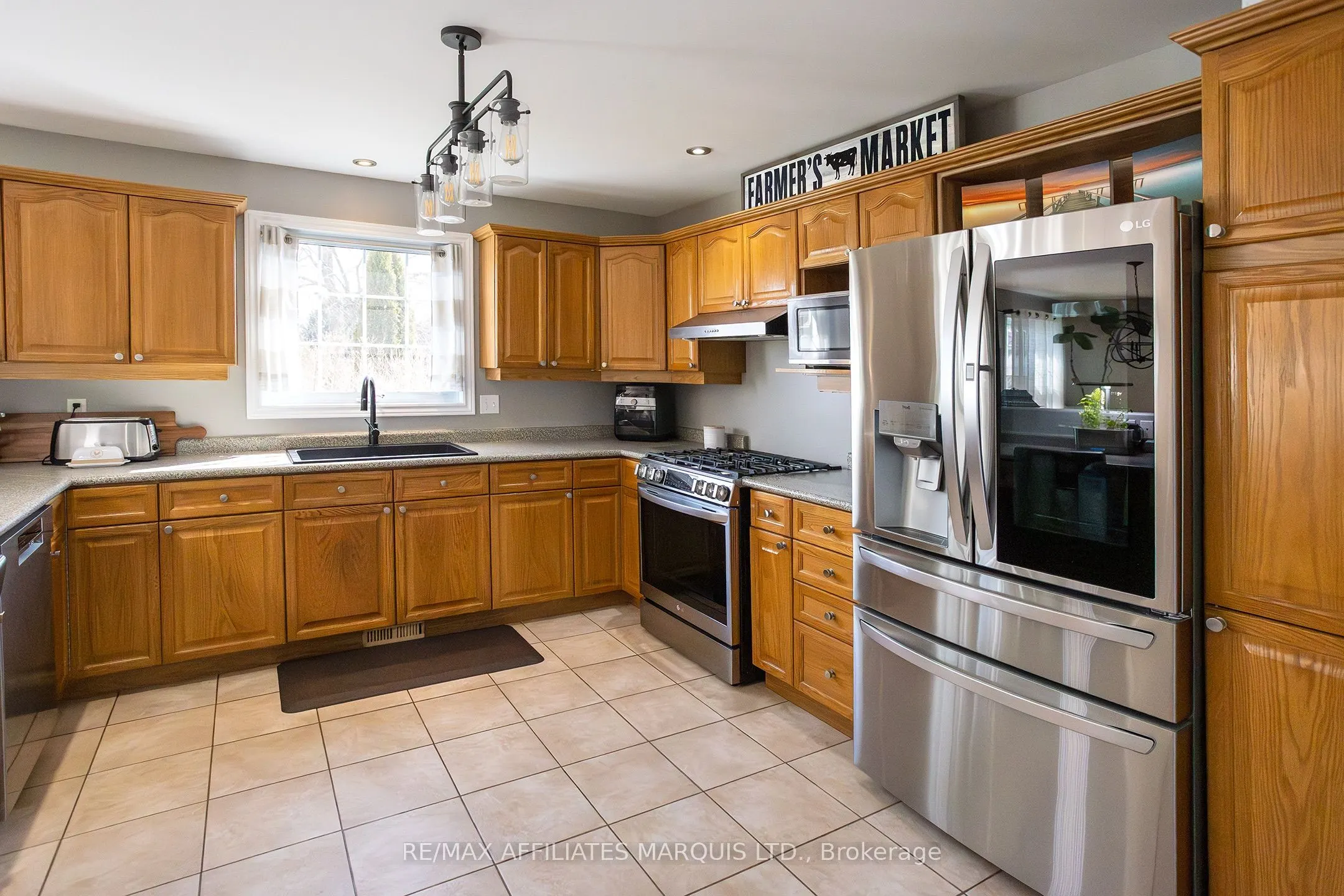 12118 Lakeshore Drive