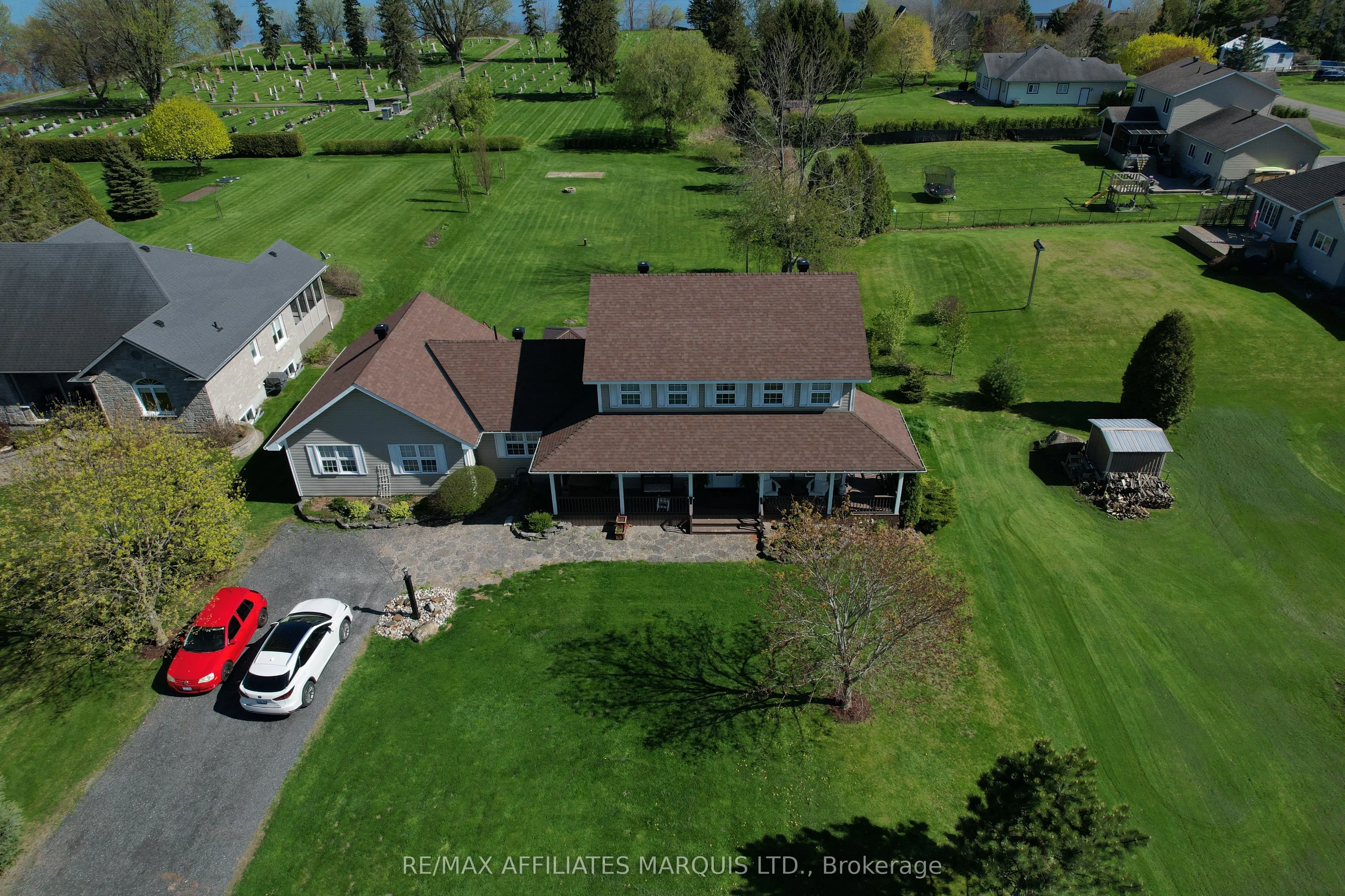 12118 Lakeshore Drive