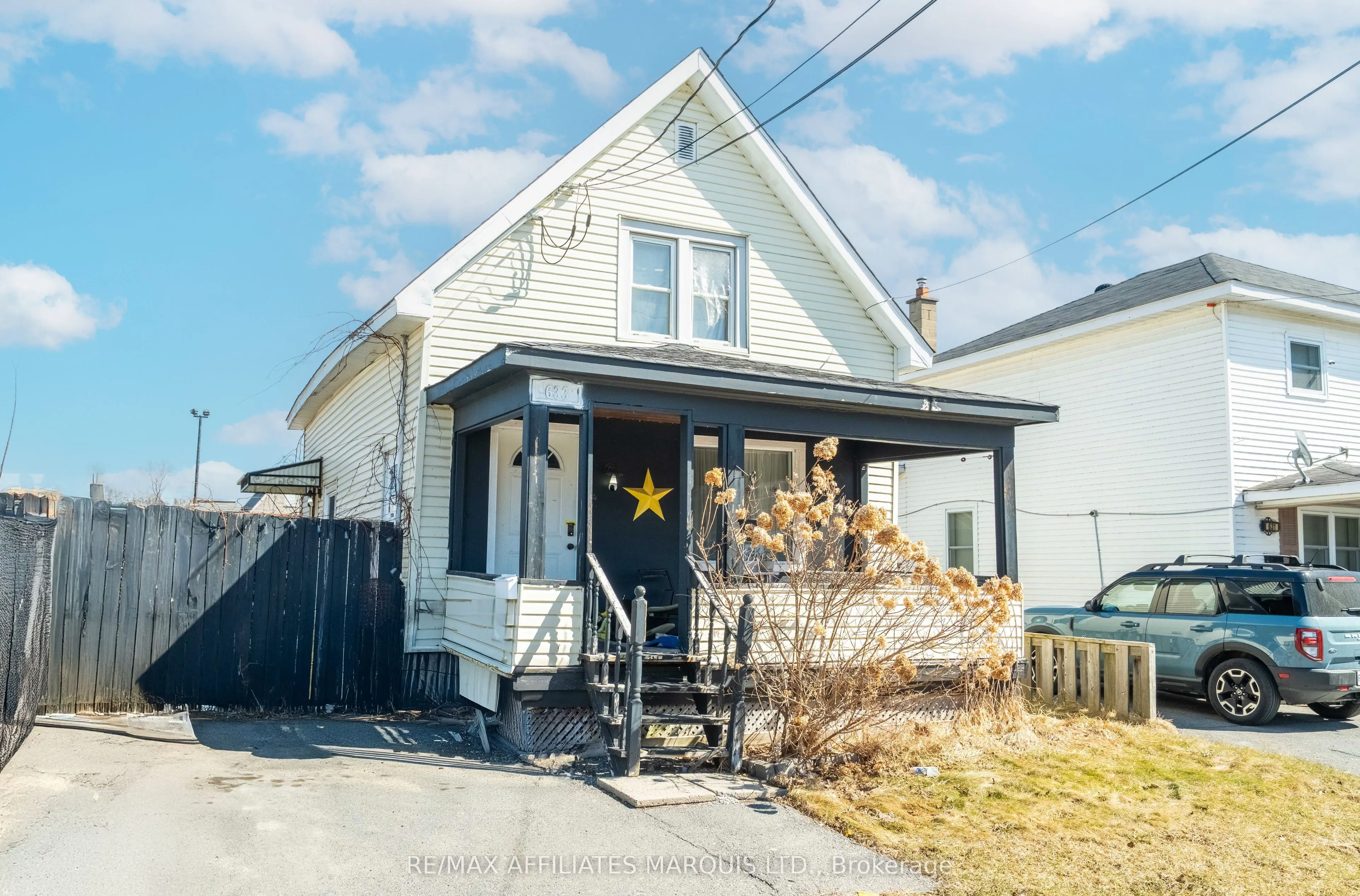 633 AUGUSTUS Street