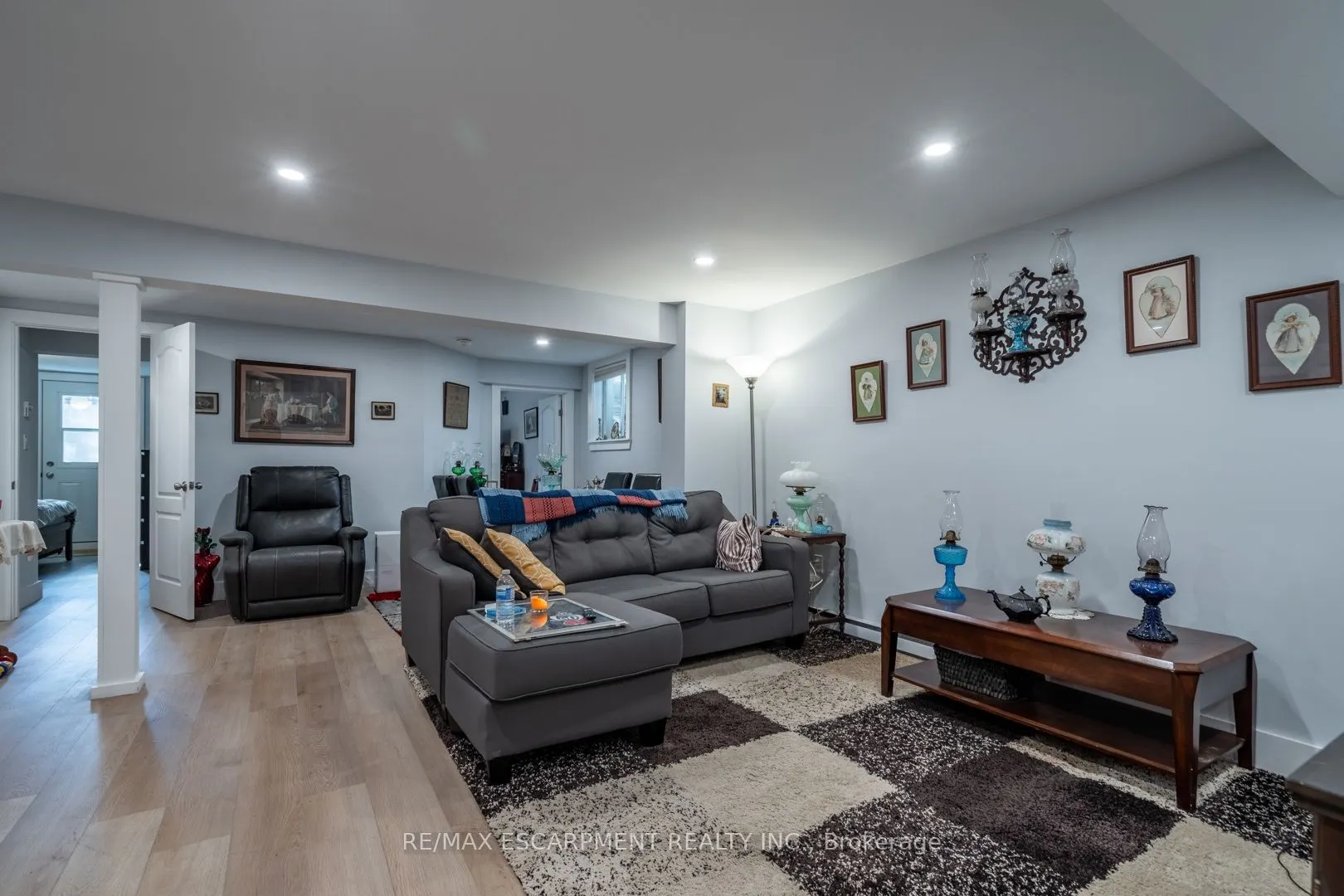 81 Hamilton Street N