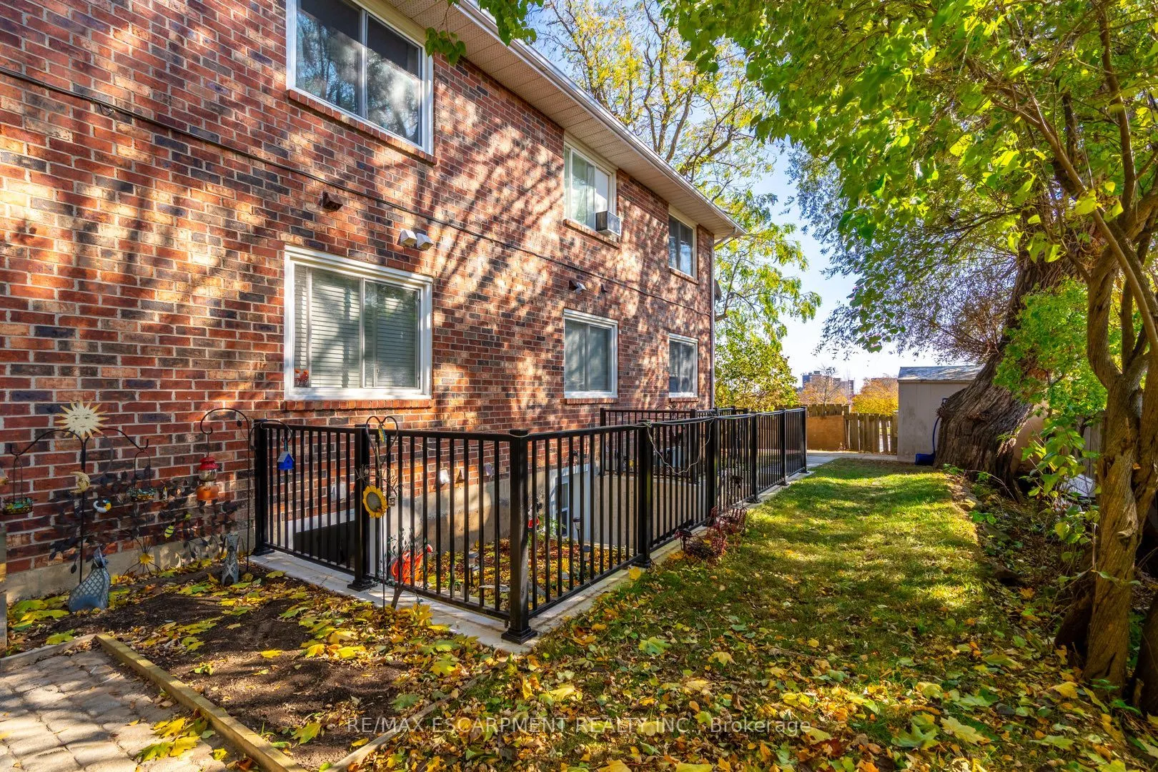 81 Hamilton Street N