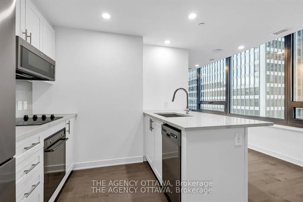 340 QUEEN Street #306