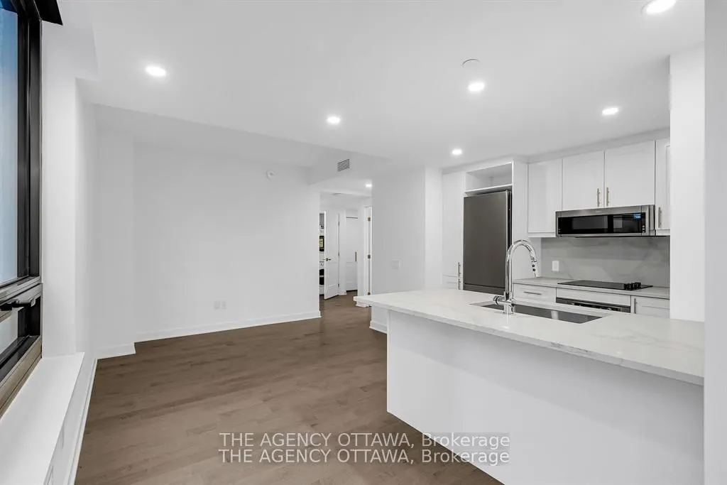 340 QUEEN Street #306