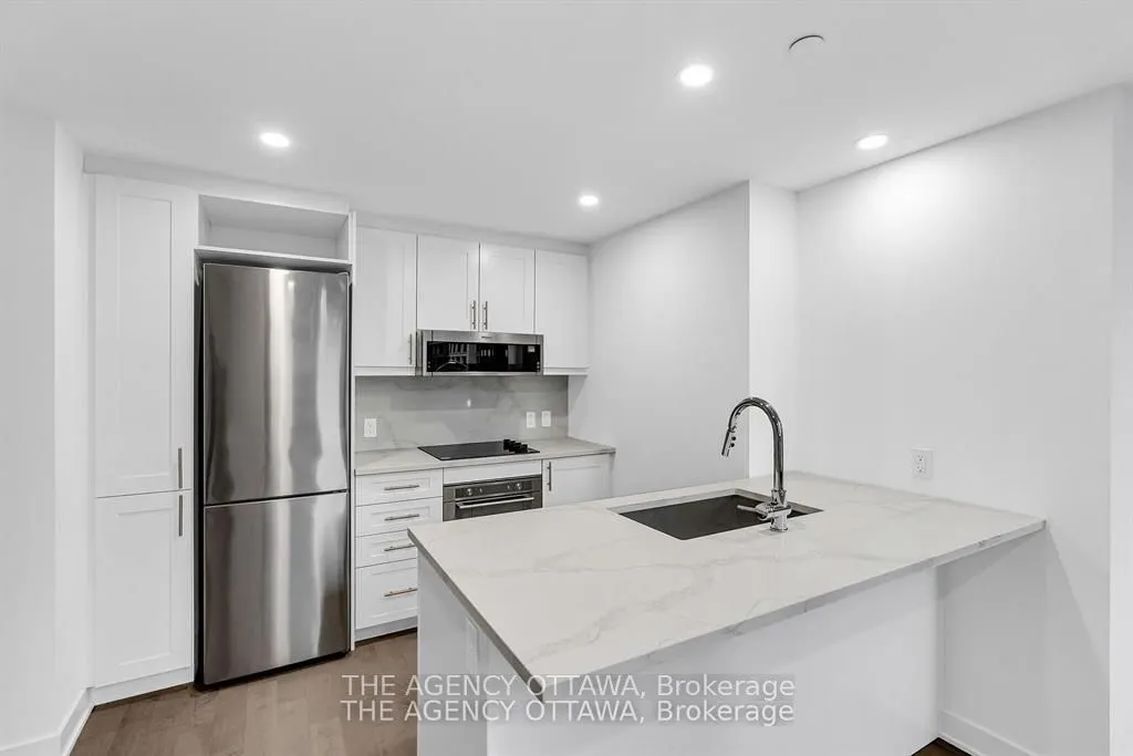 340 QUEEN Street #306