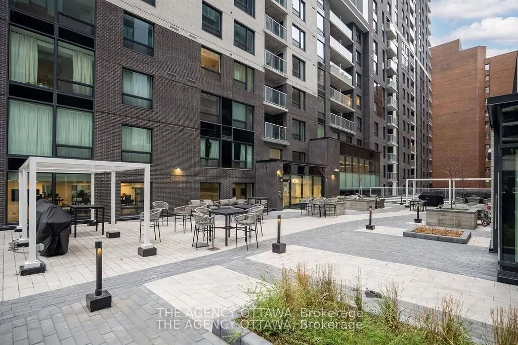 340 QUEEN Street #306
