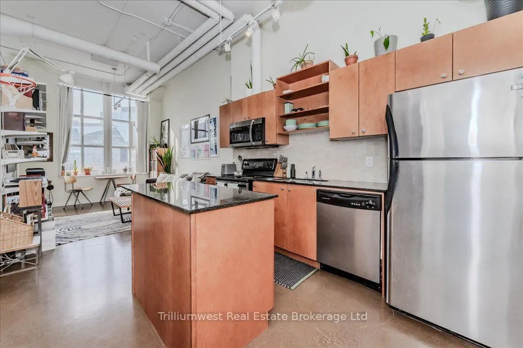 410 King Street W, #222