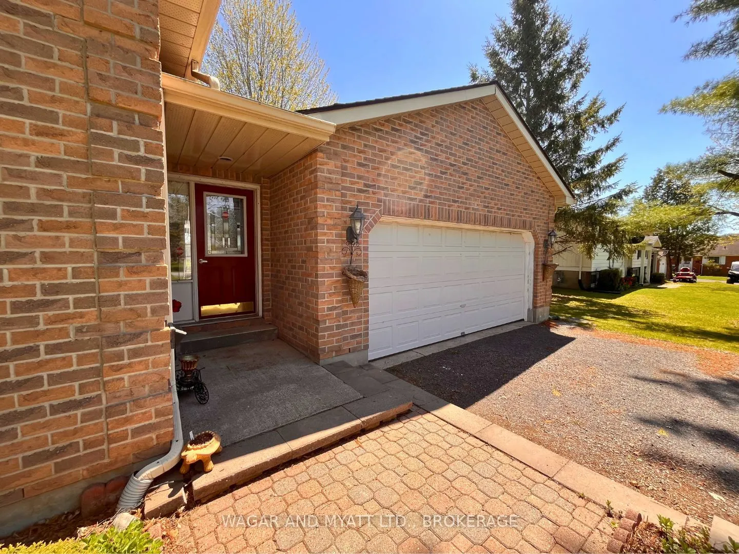63 SOUTHWOOD Crescent N