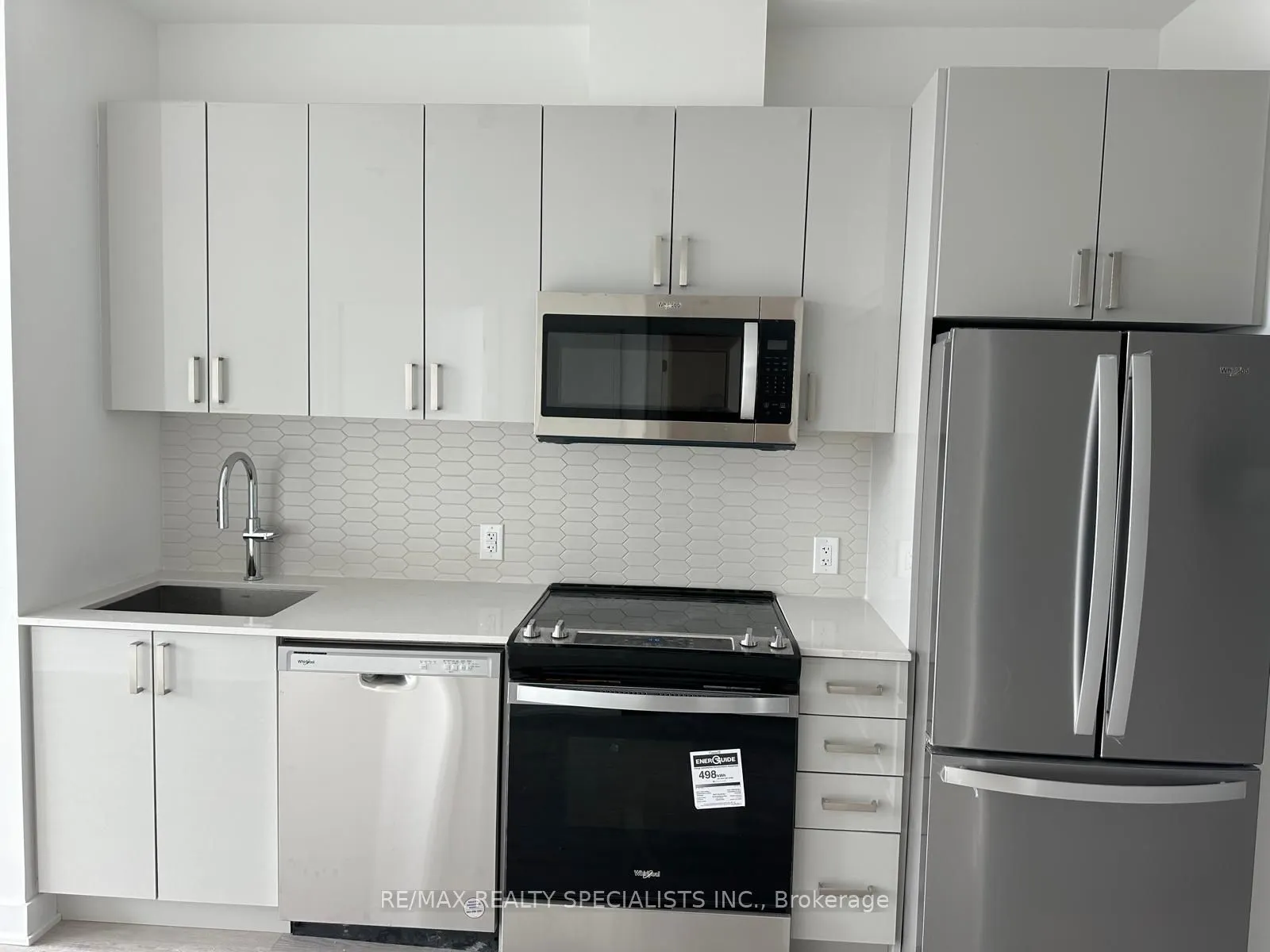 2782 BARTON Street E #801