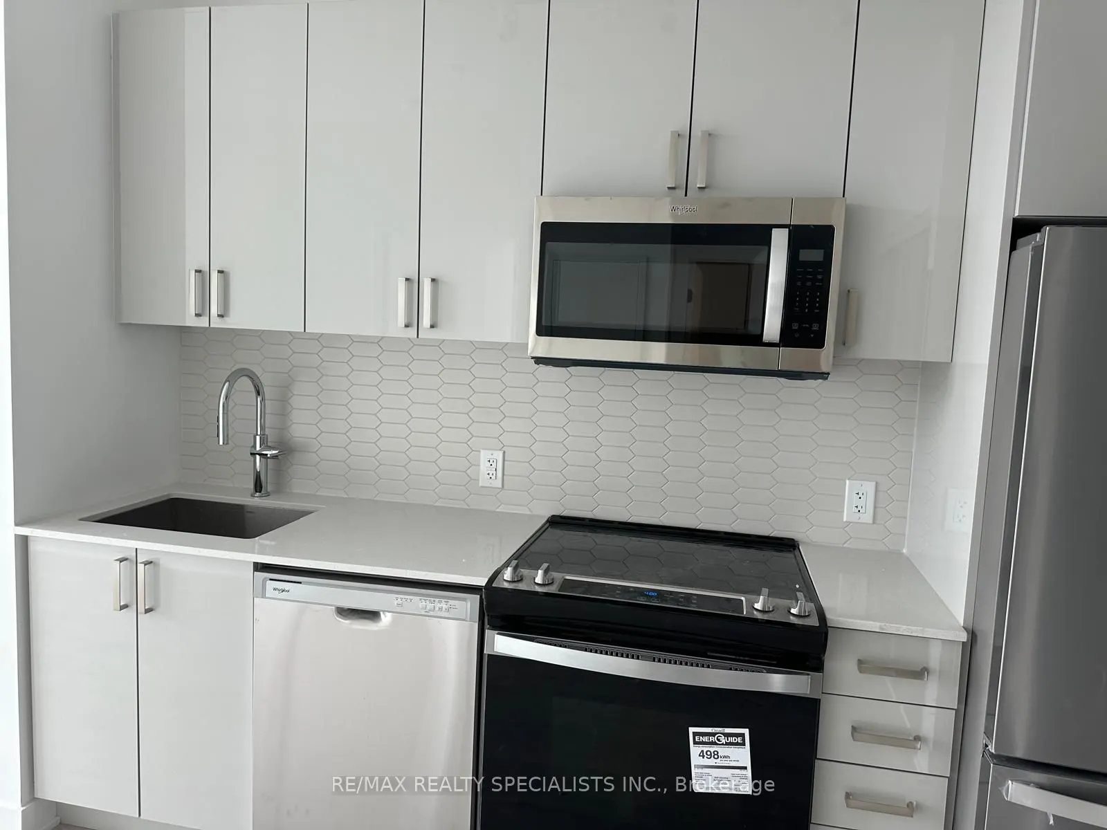2782 BARTON Street E #801