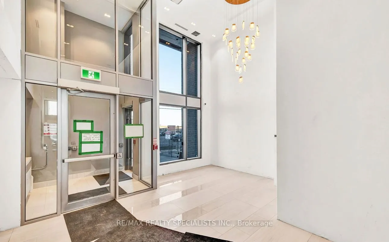 2782 BARTON Street E #801