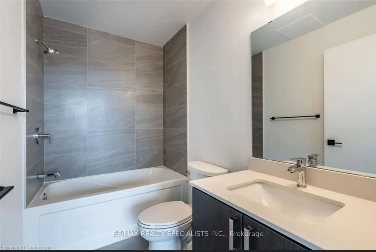 2782 BARTON Street E #801