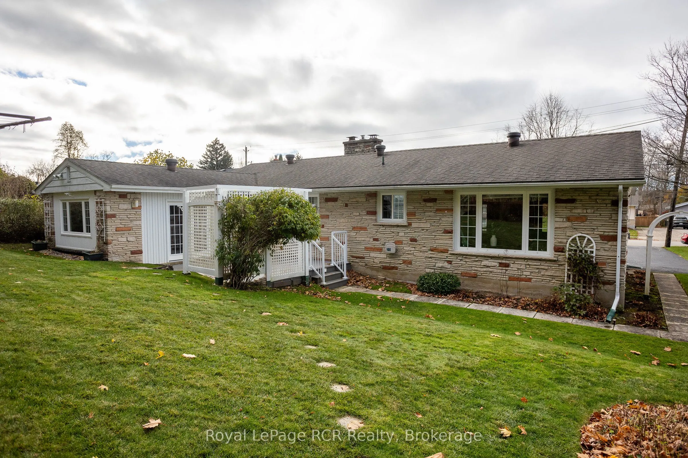 149 7th Avenue E