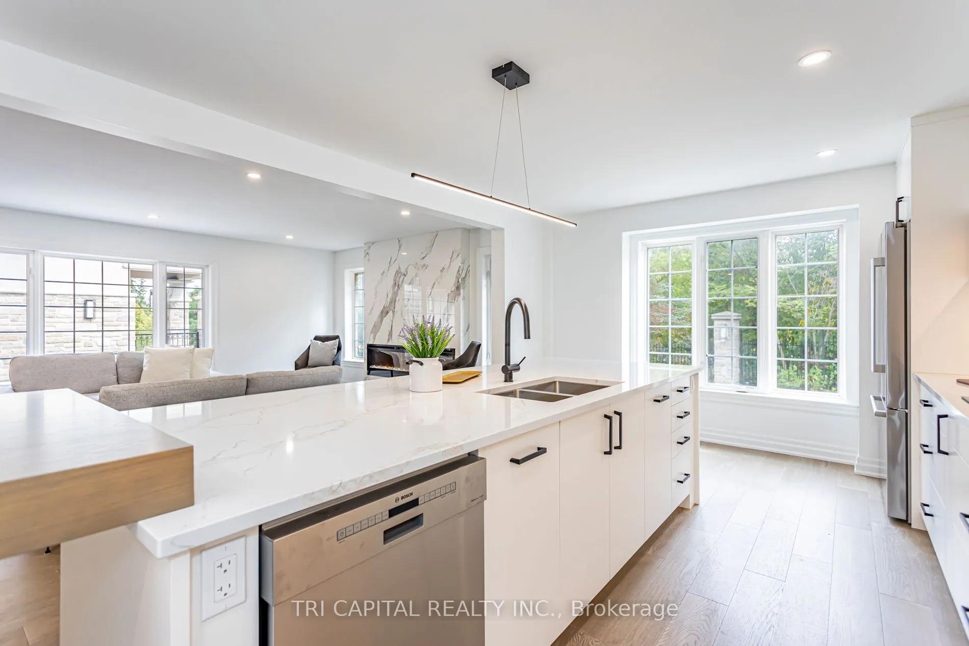 145 BASE LINE Road E, #33