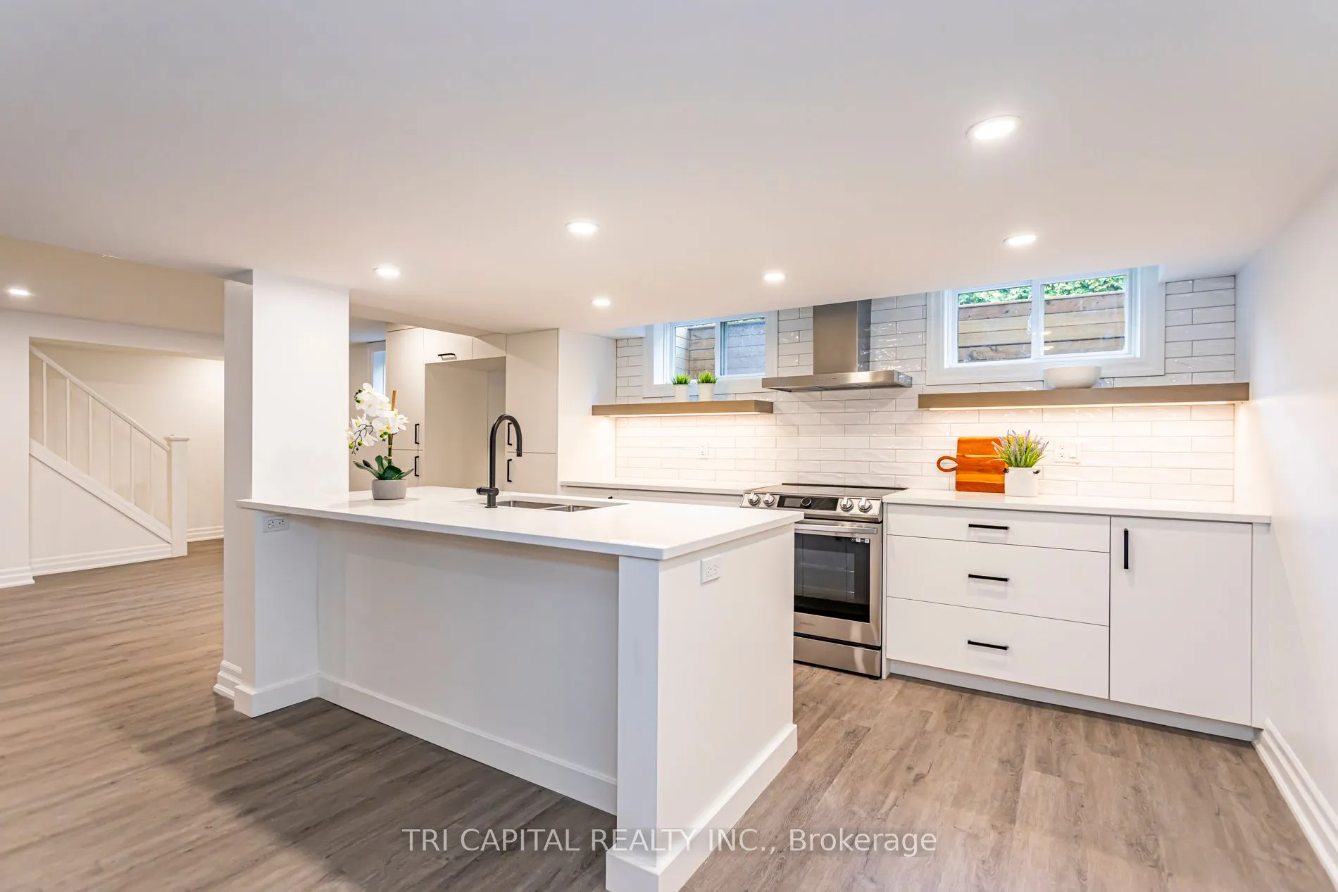 145 BASE LINE Road E, #33