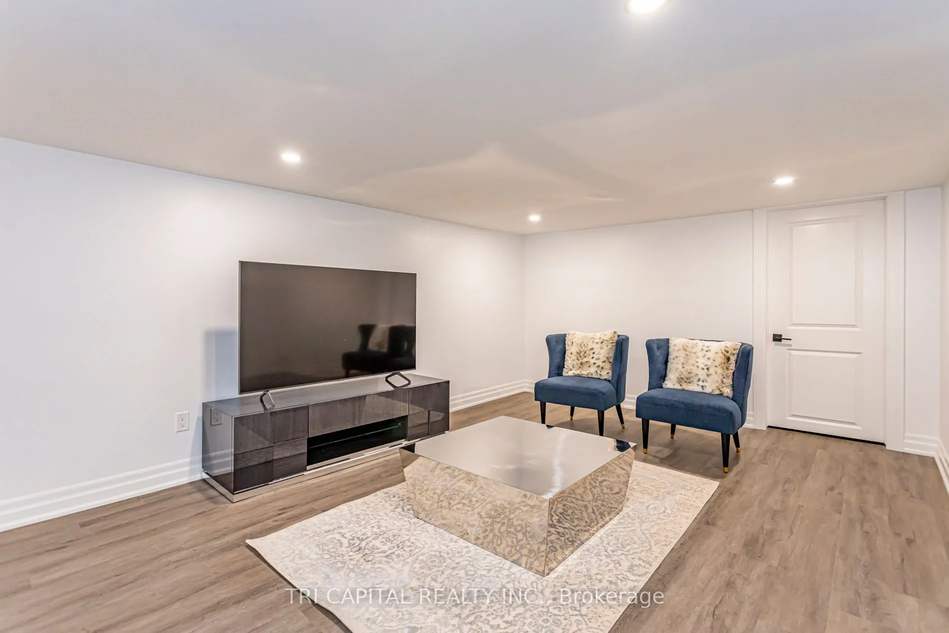 145 BASE LINE Road E, #33