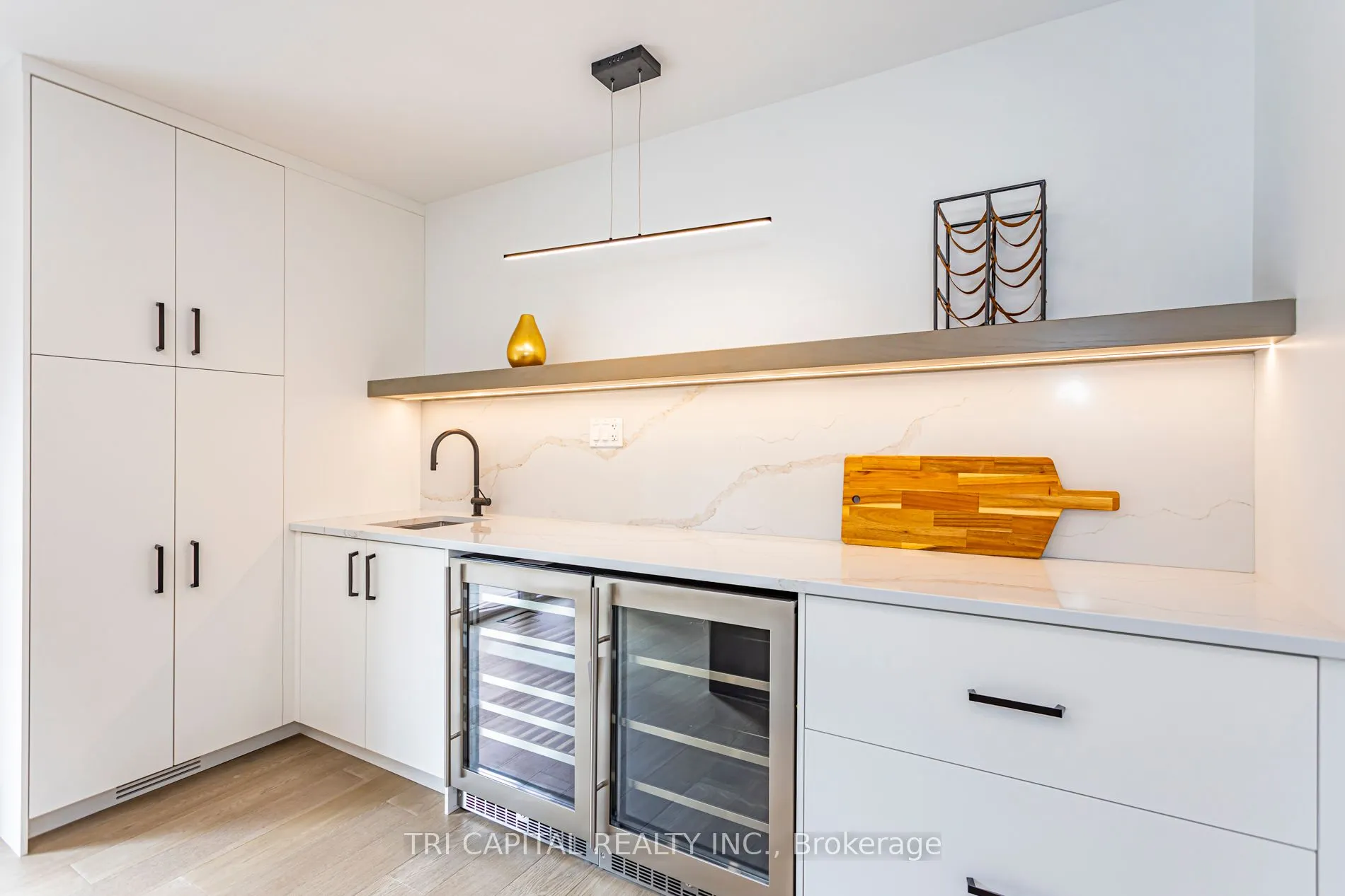 145 BASE LINE Road E, #33