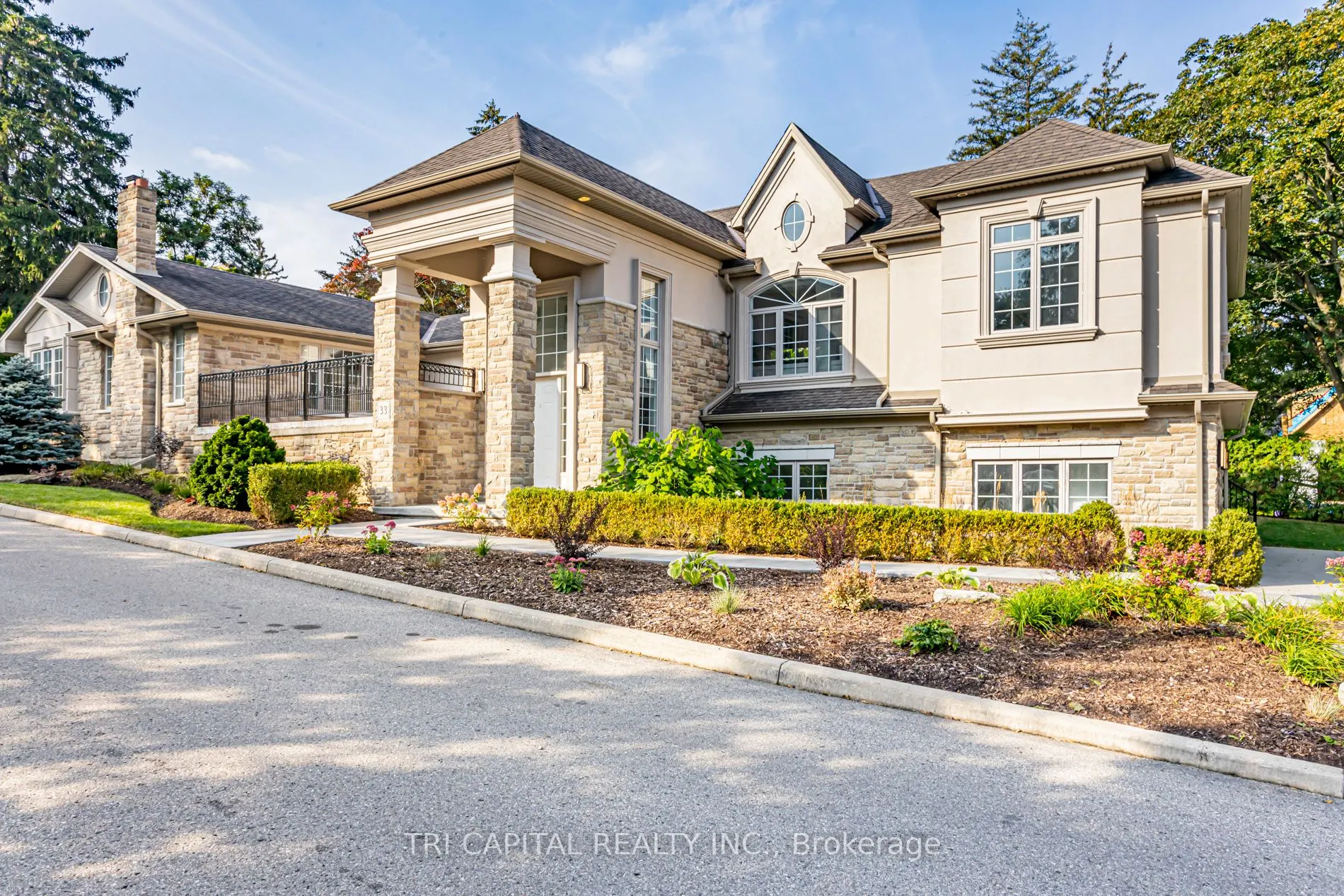 145 BASE LINE Road E, #33