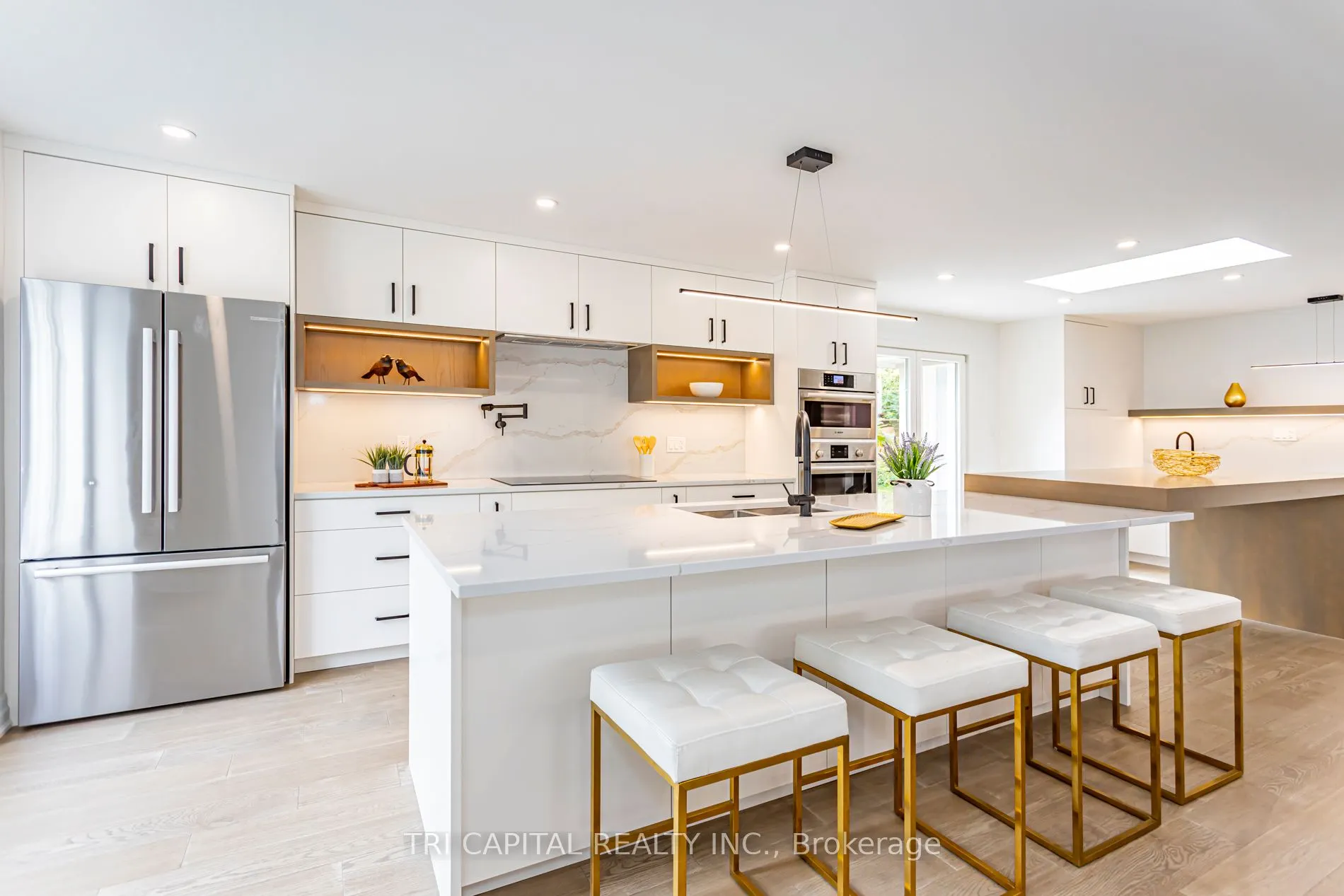 145 BASE LINE Road E, #33