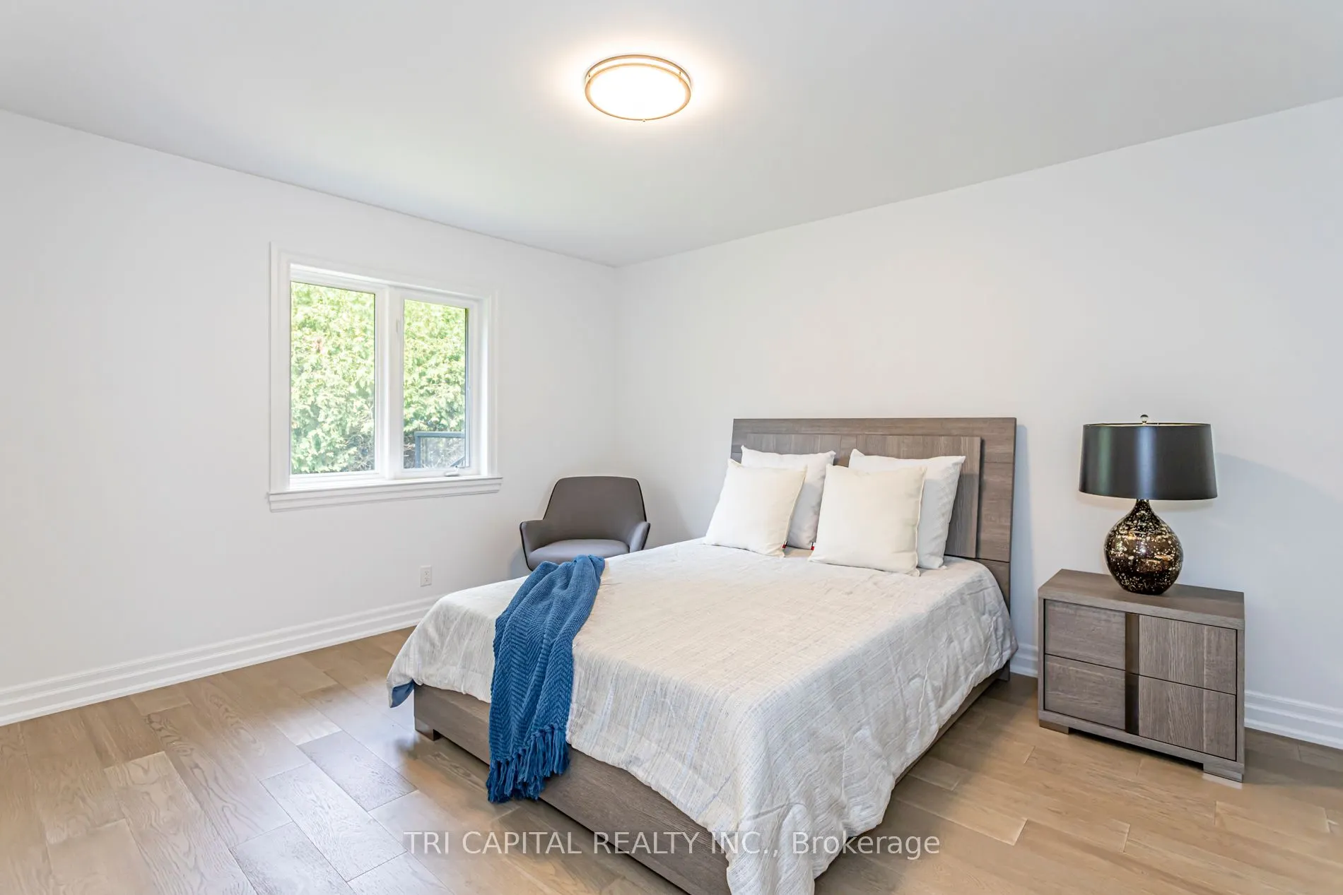 145 BASE LINE Road E, #33