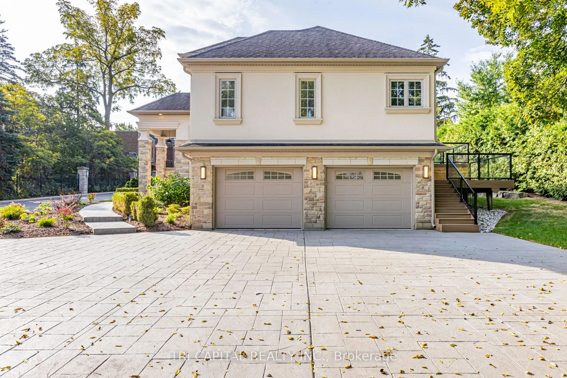 145 BASE LINE Road E, #33
