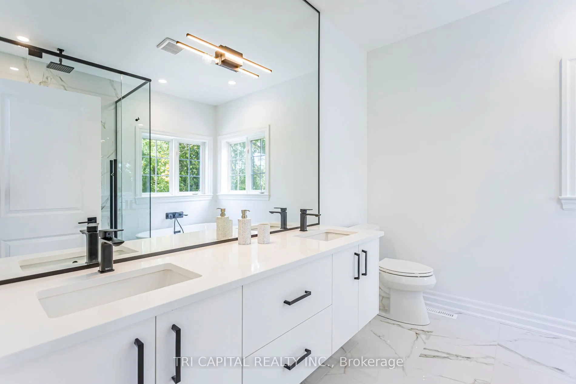 145 BASE LINE Road E, #33