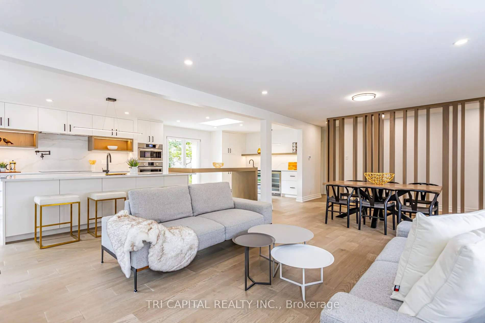 145 BASE LINE Road E, #33