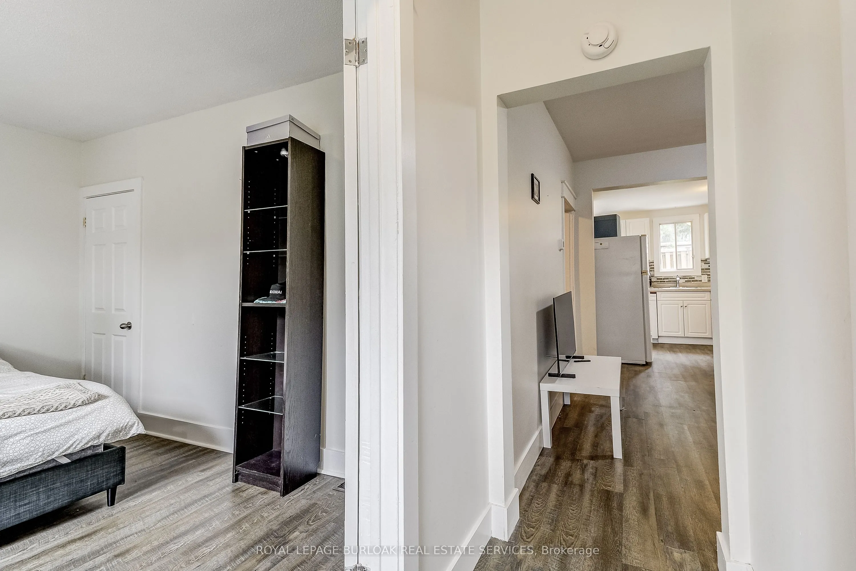 185 Simcoe Street E