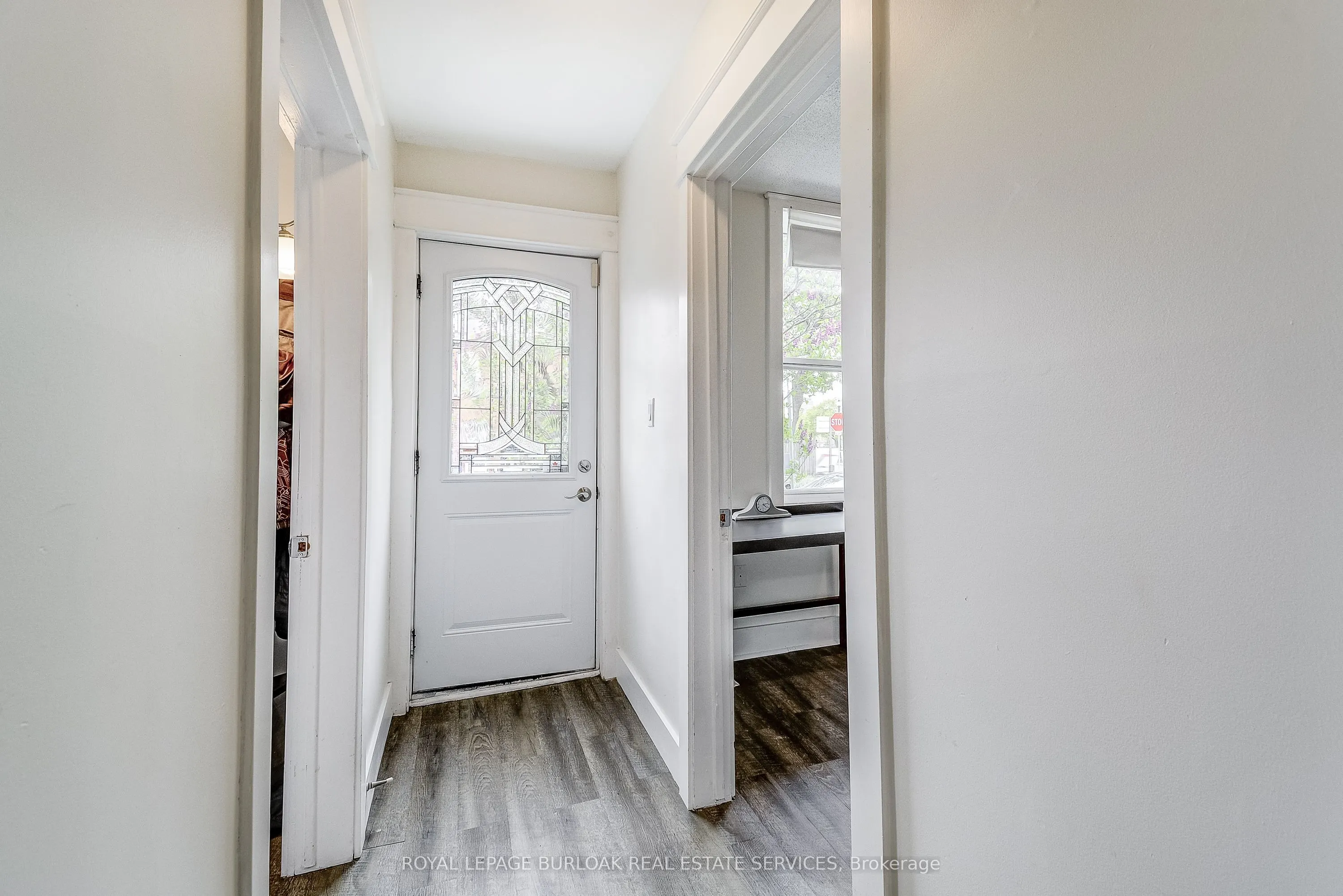 185 Simcoe Street E