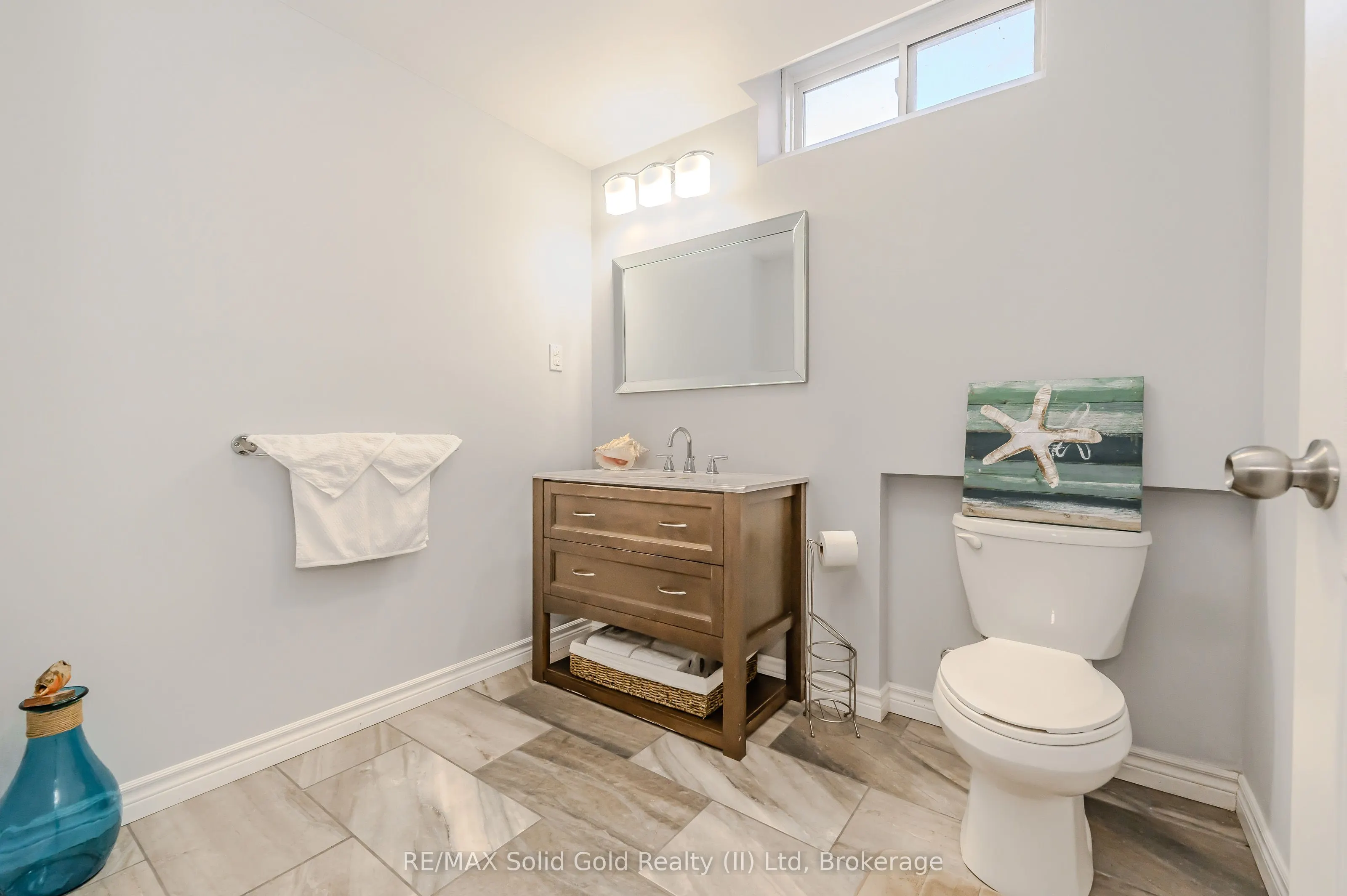 10 Isherwood Avenue #18