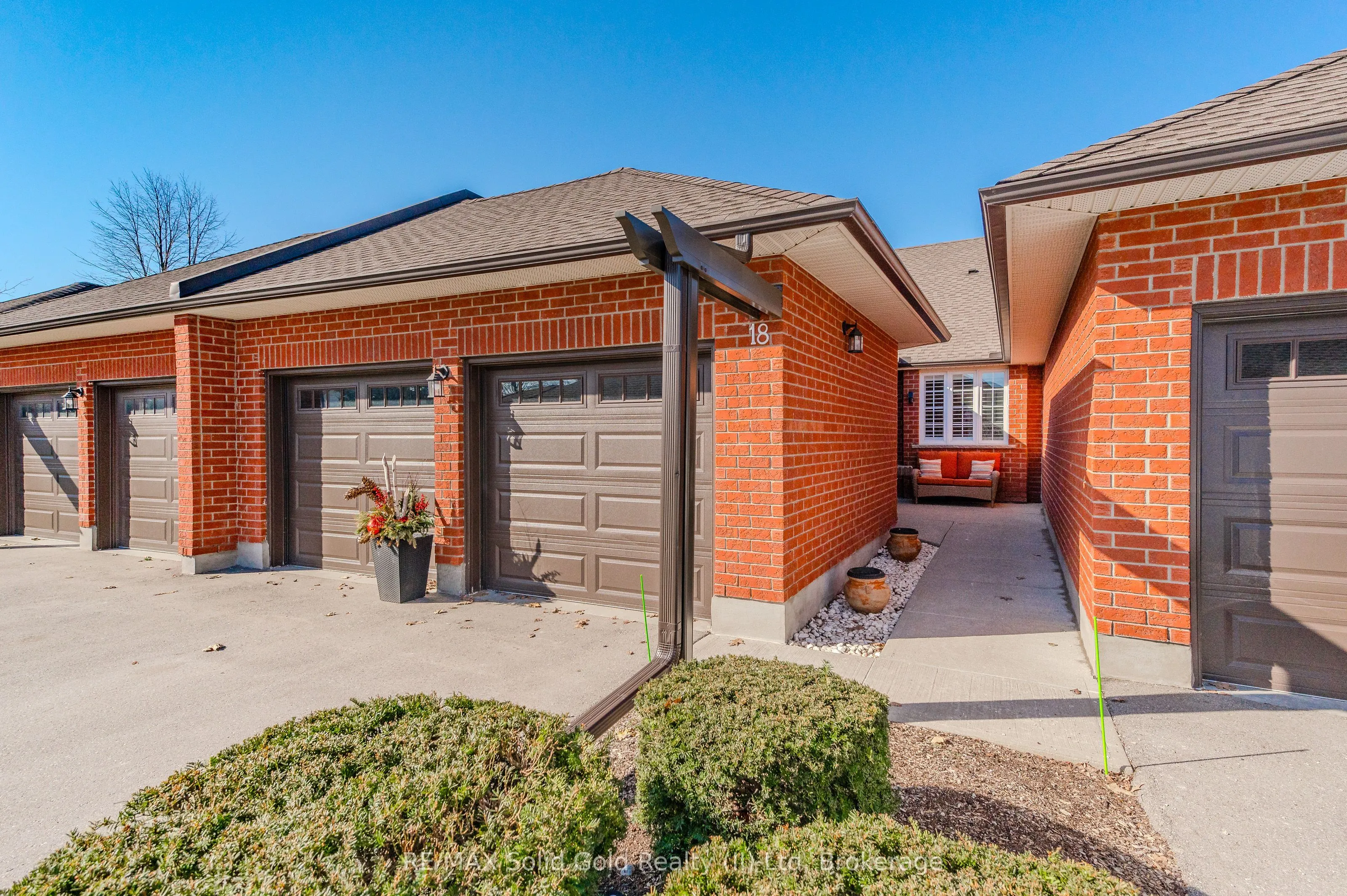 10 Isherwood Avenue #18
