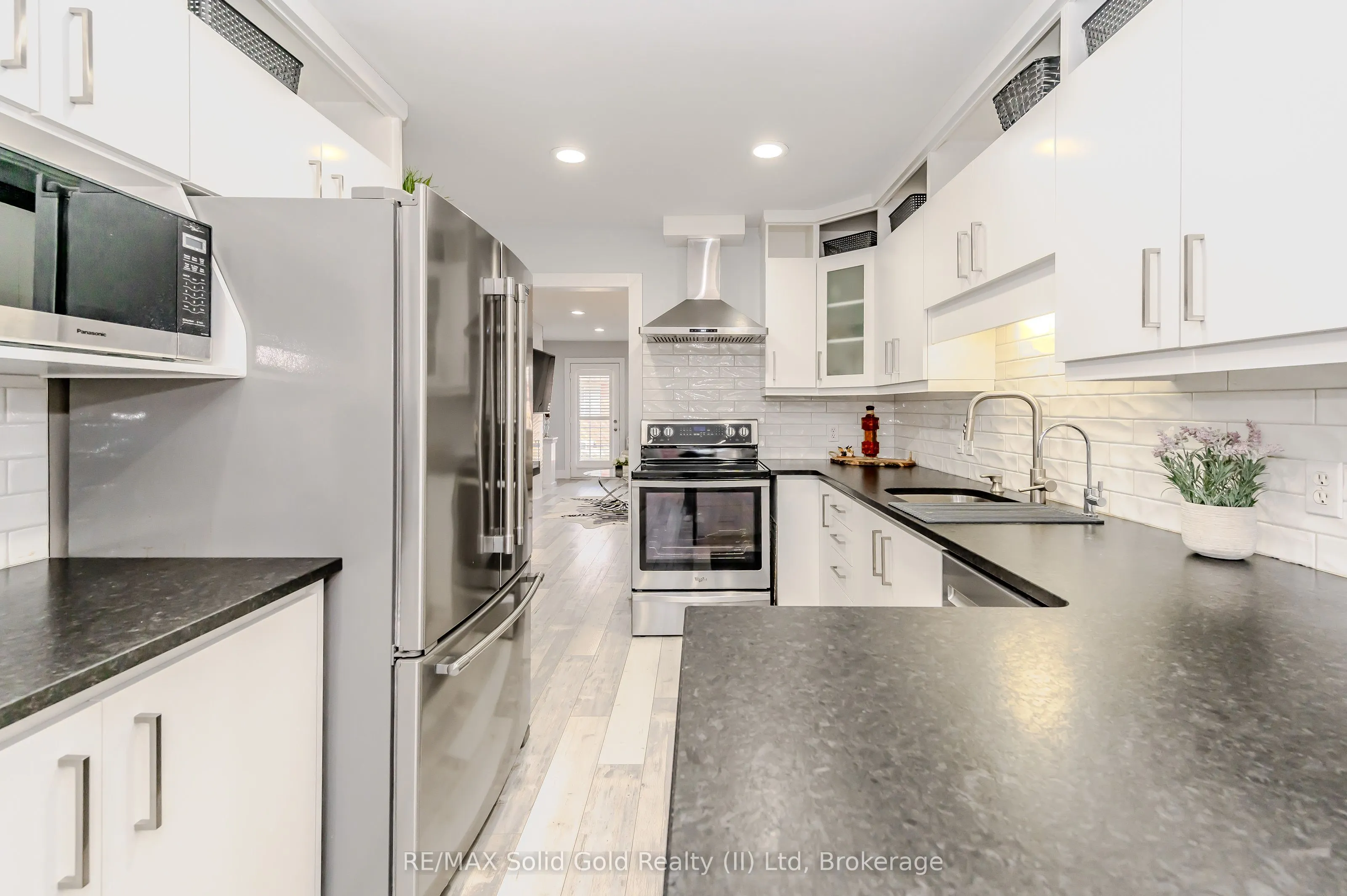 10 Isherwood Avenue #18