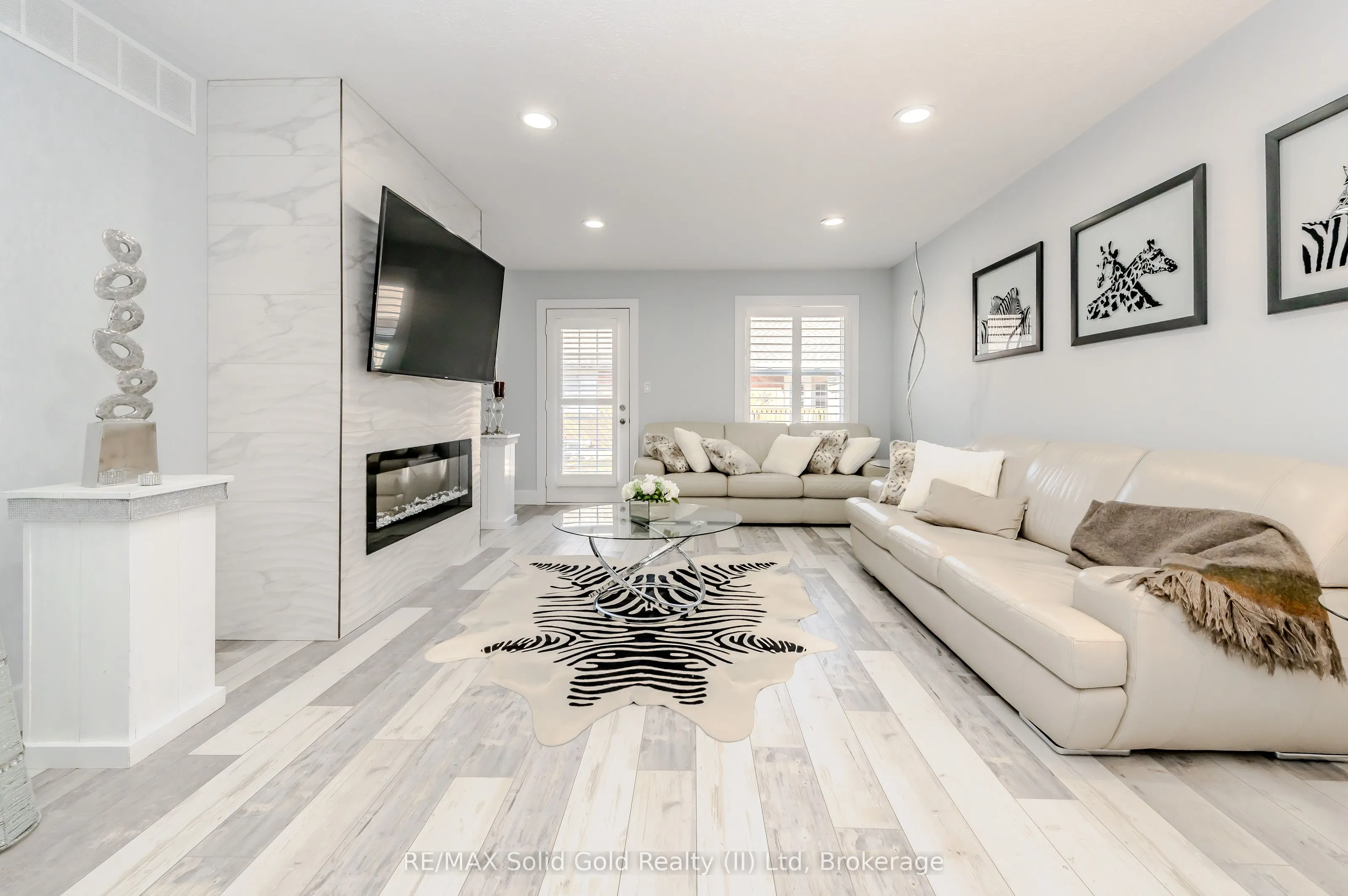 10 Isherwood Avenue #18