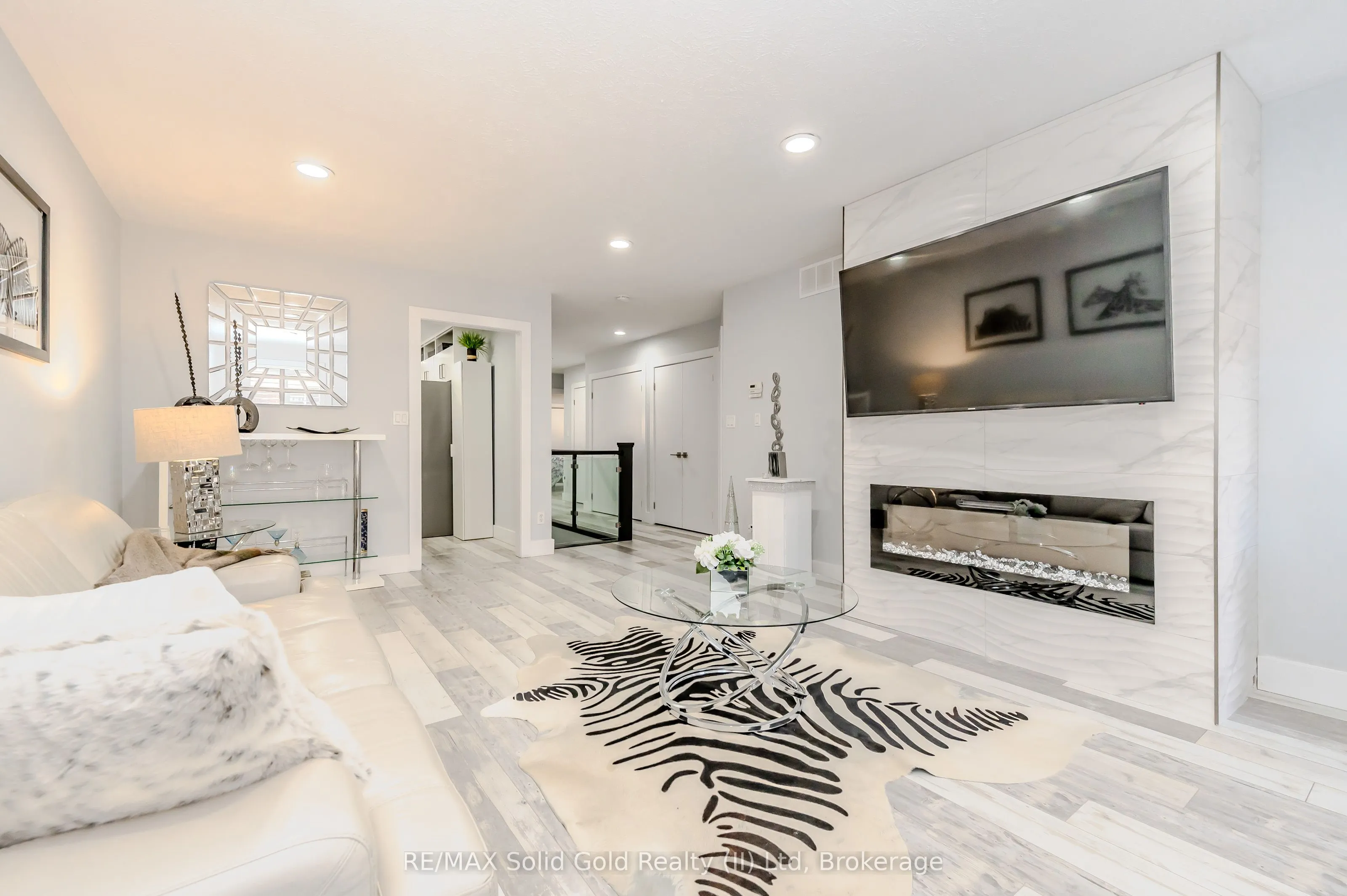 10 Isherwood Avenue #18