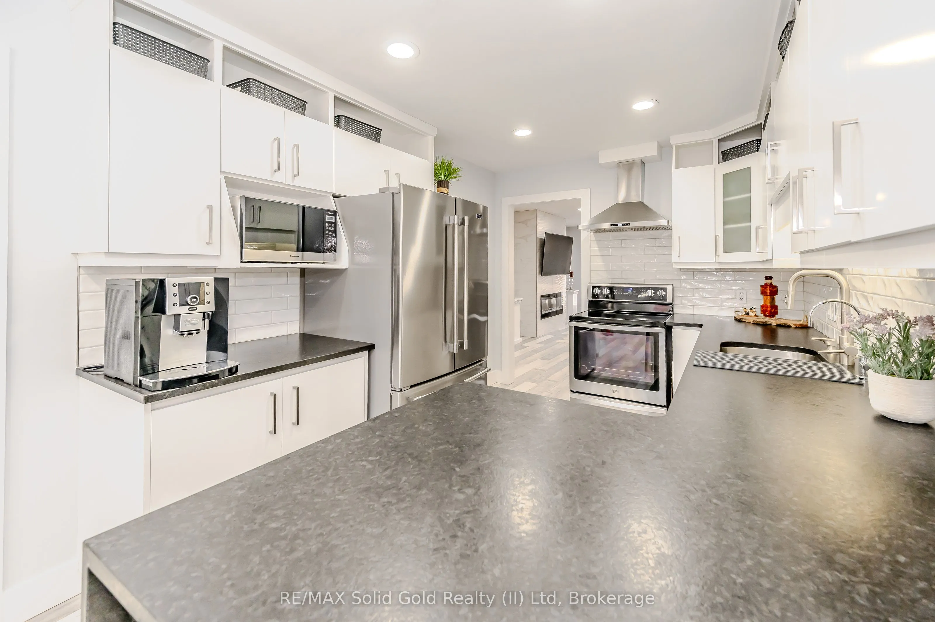 10 Isherwood Avenue #18