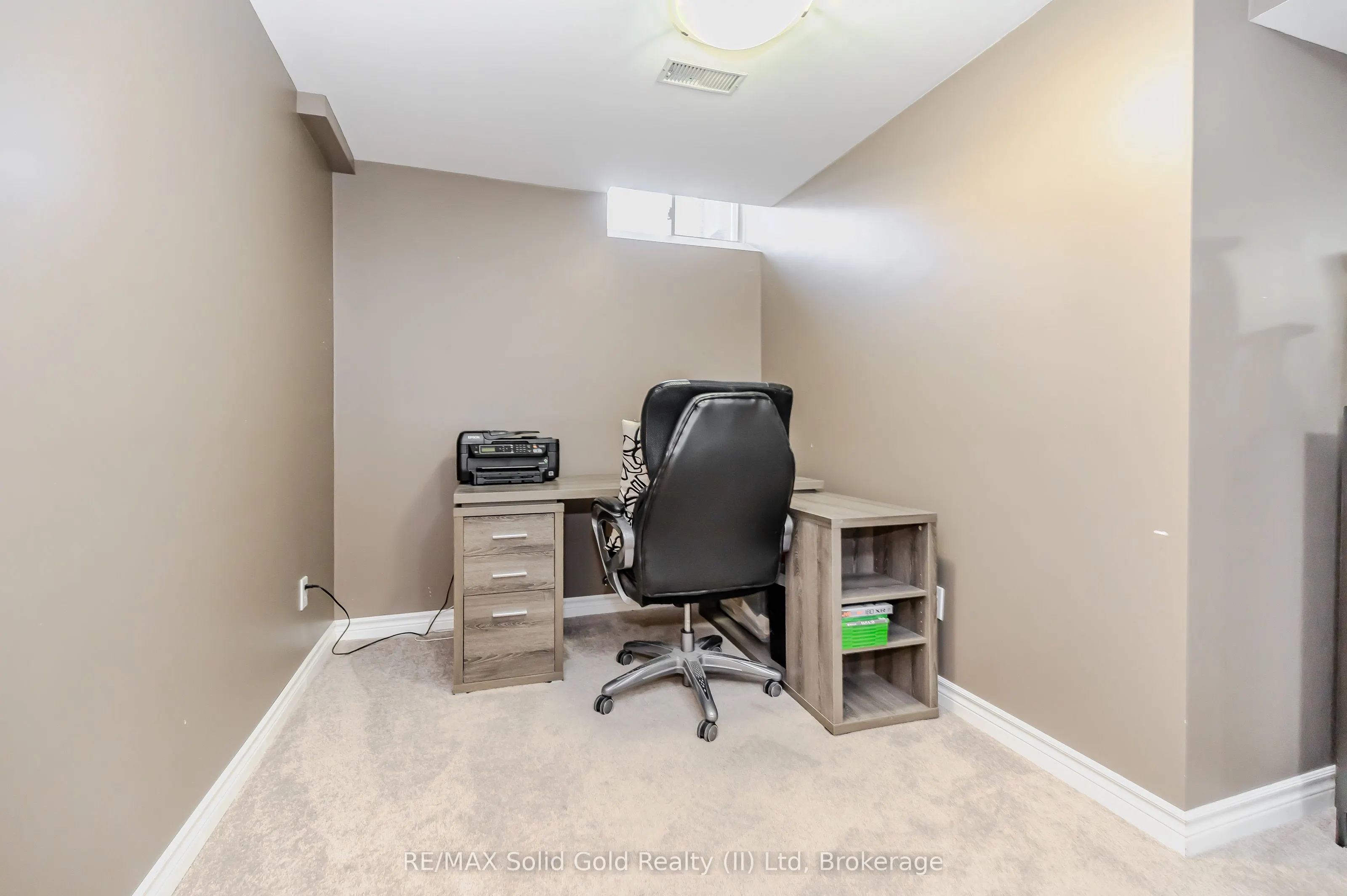 10 Isherwood Avenue #18