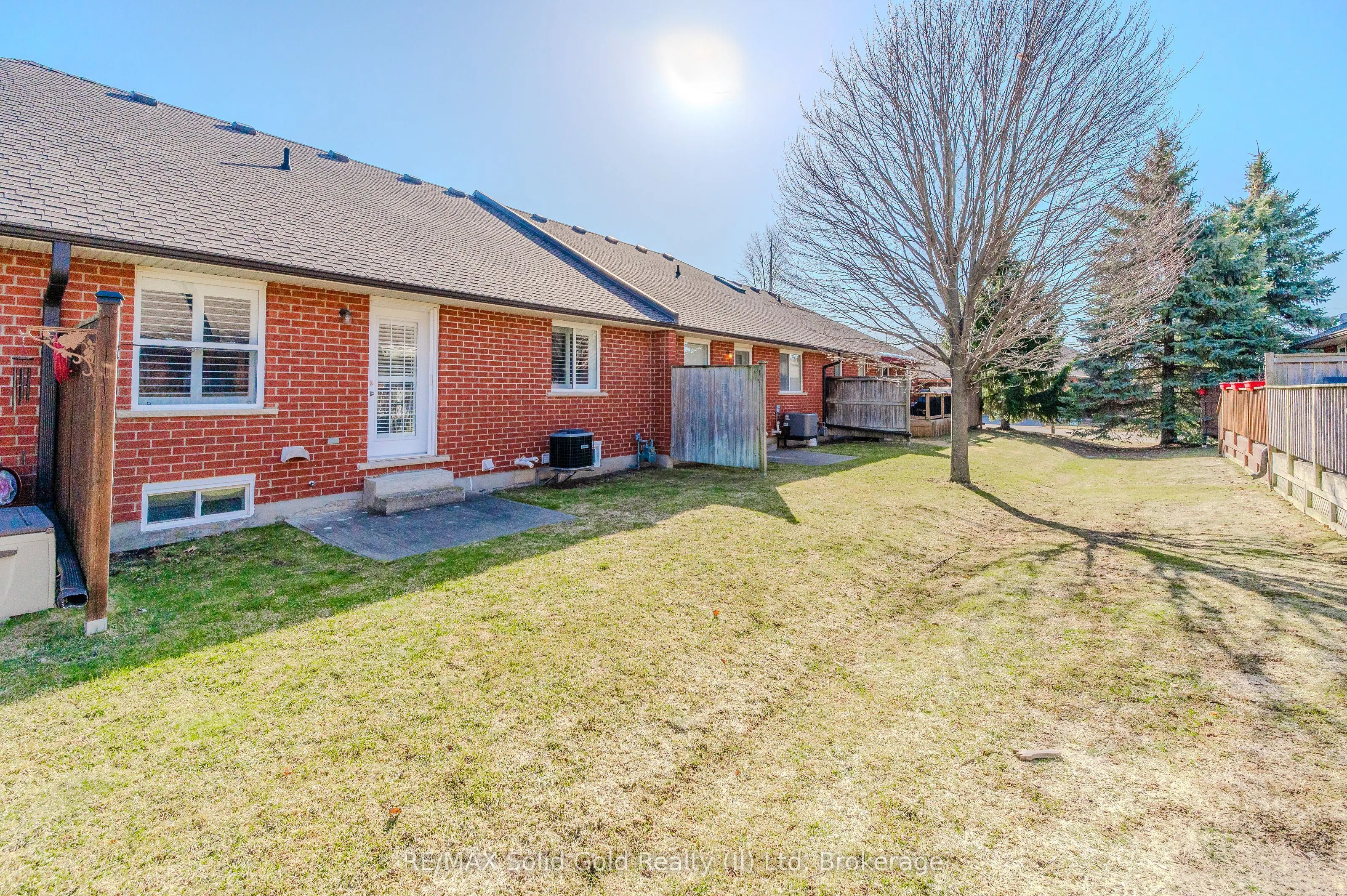 10 Isherwood Avenue #18