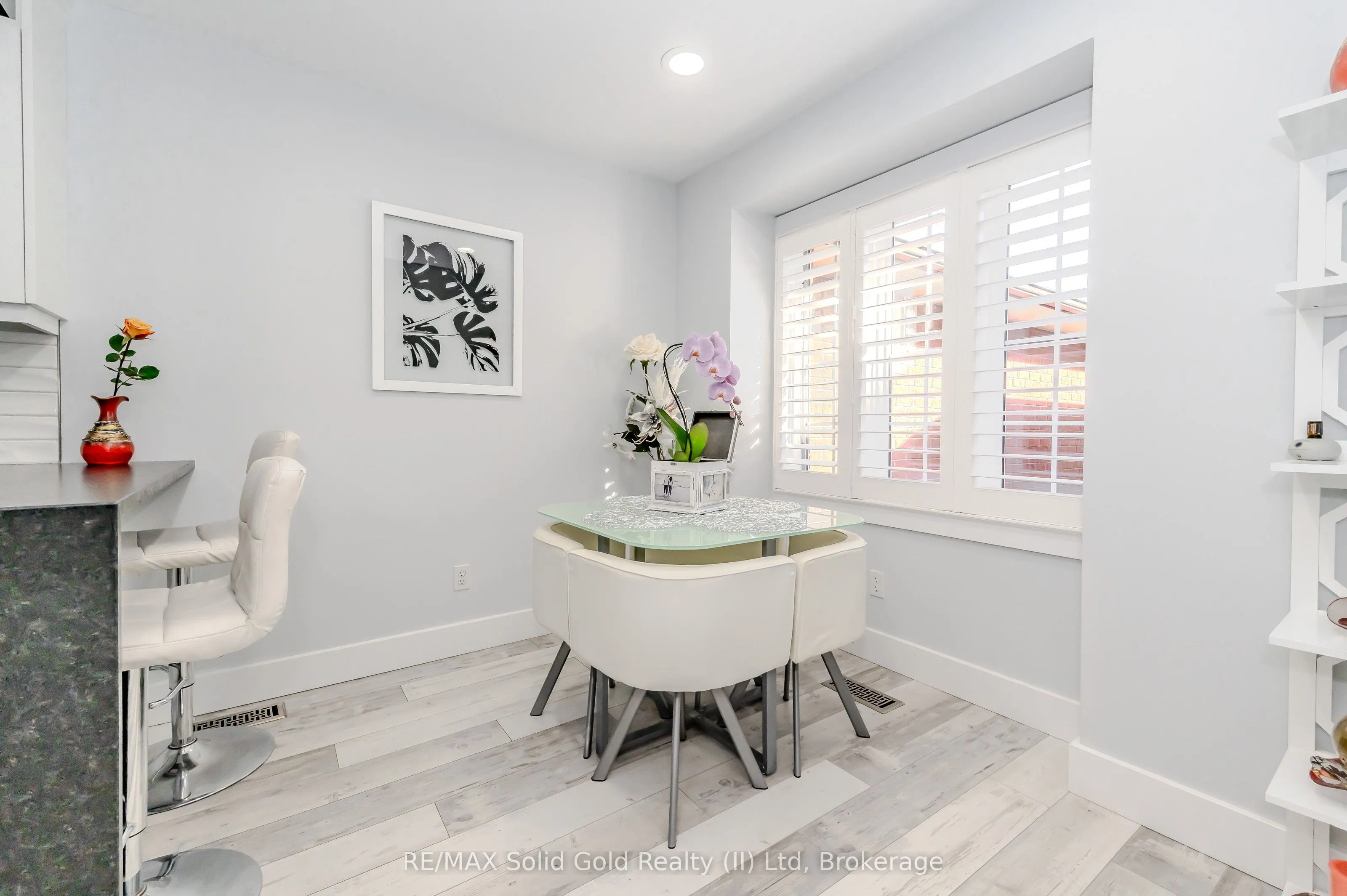 10 Isherwood Avenue #18