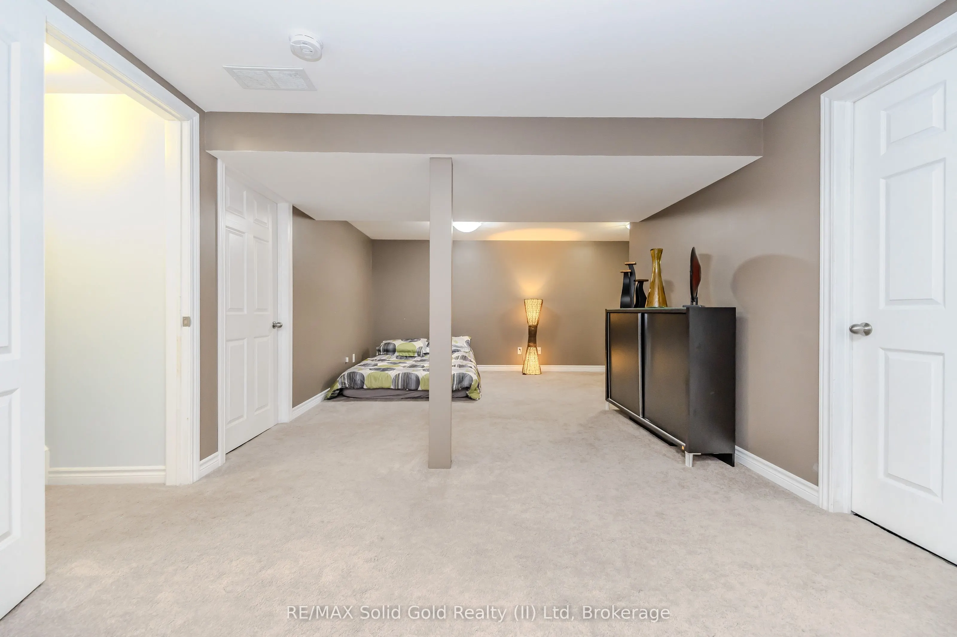10 Isherwood Avenue #18