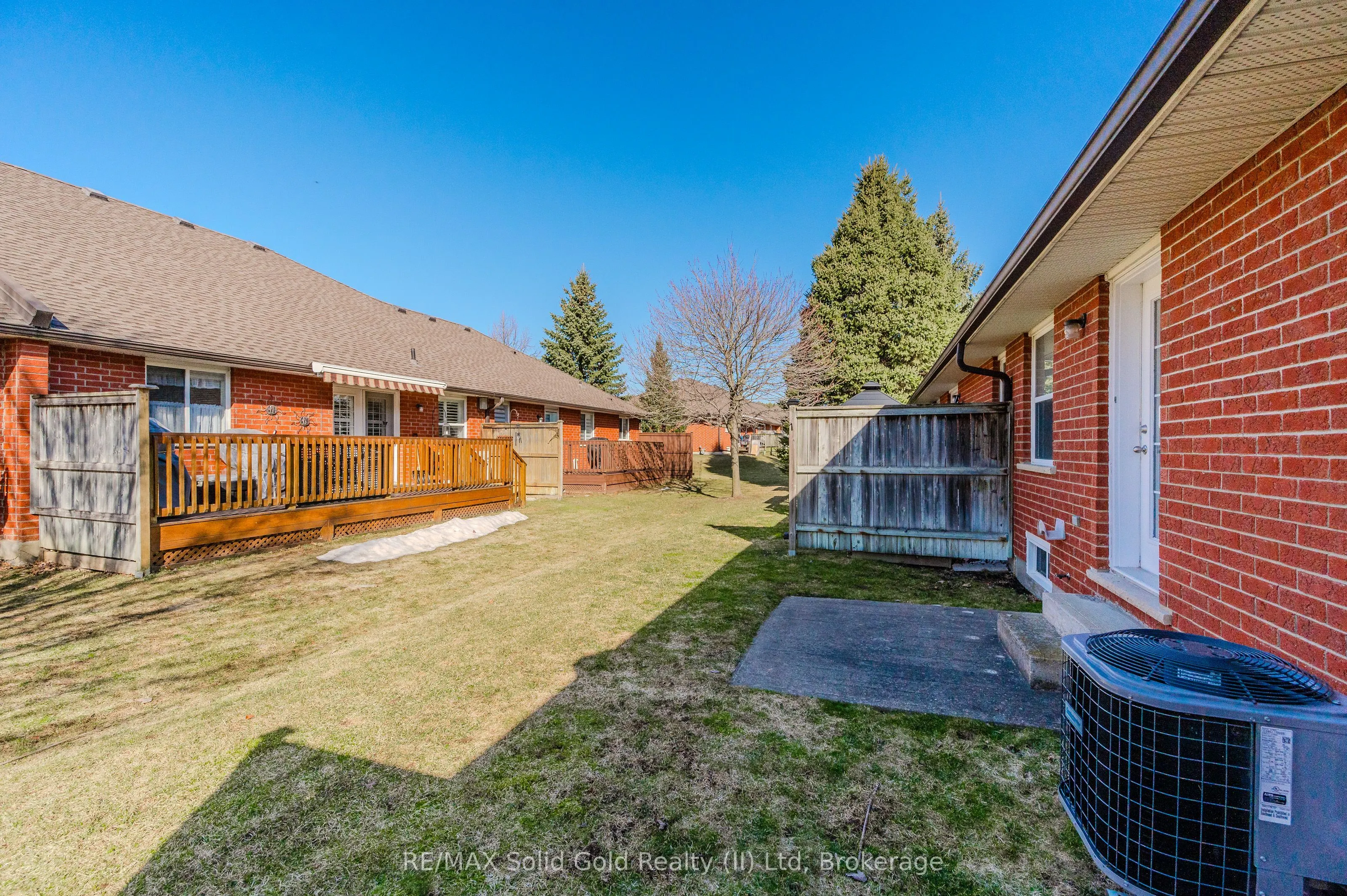 10 Isherwood Avenue #18