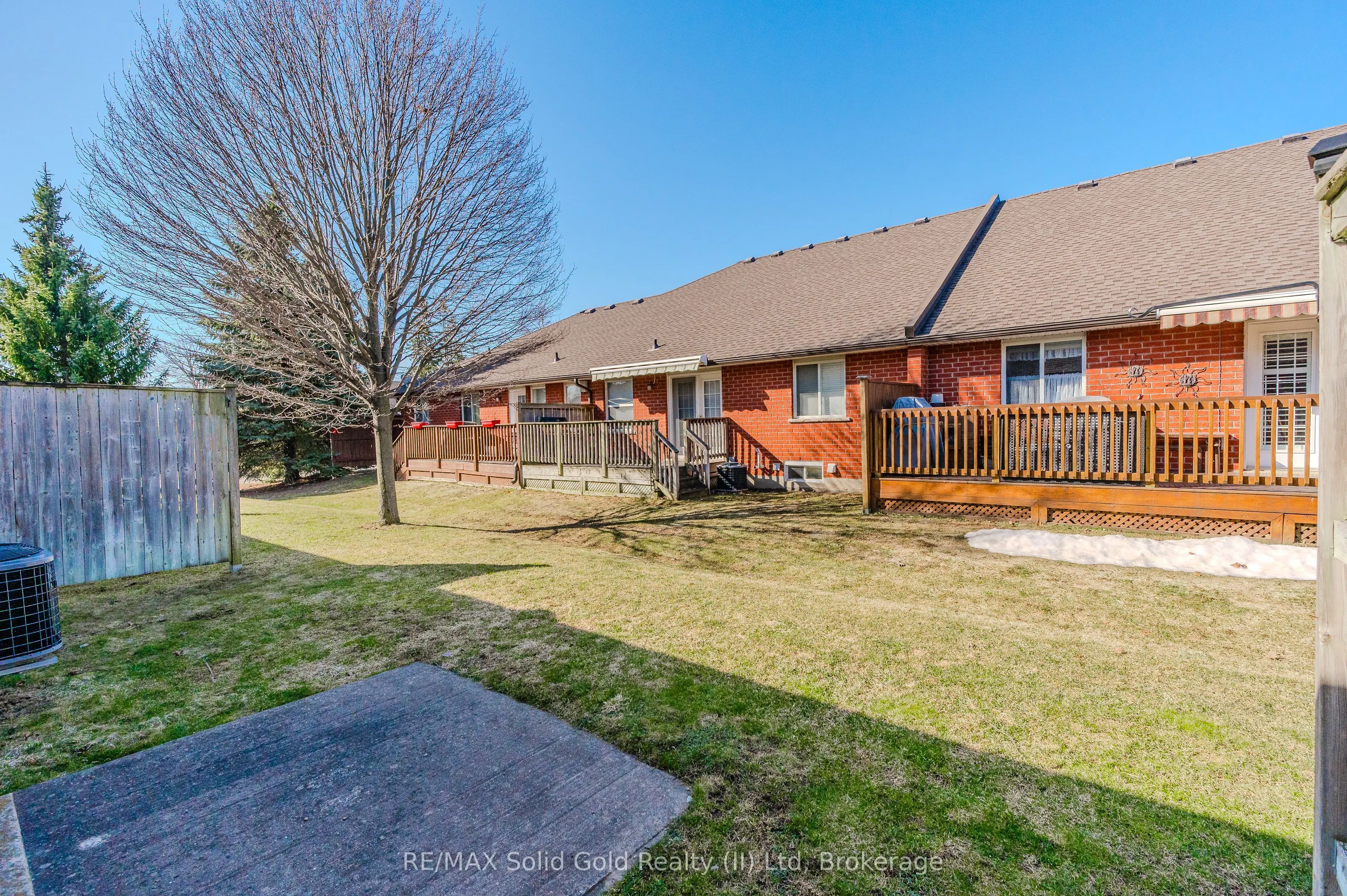 10 Isherwood Avenue #18