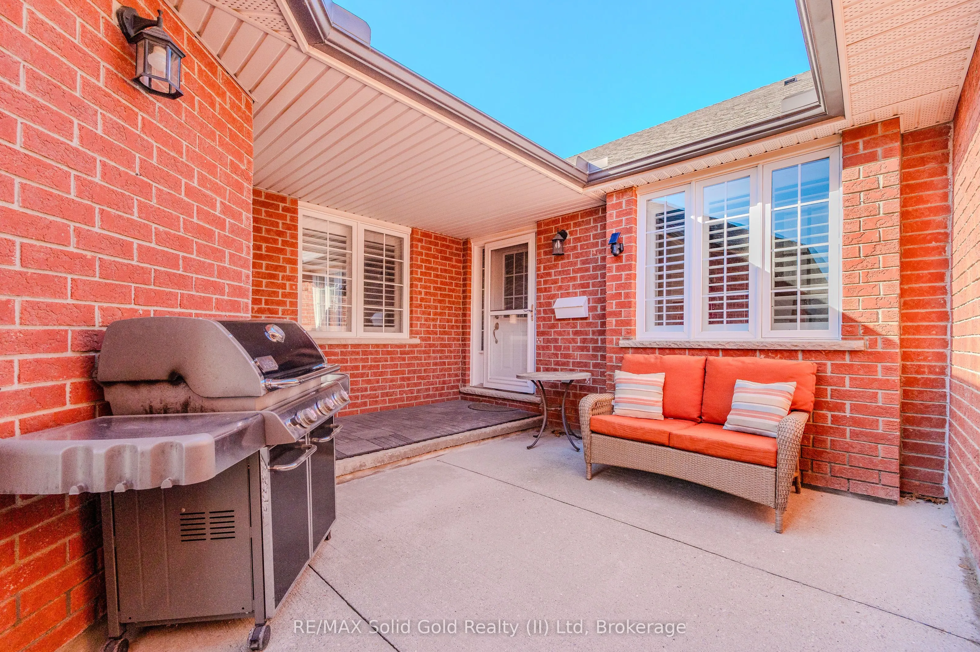 10 Isherwood Avenue #18