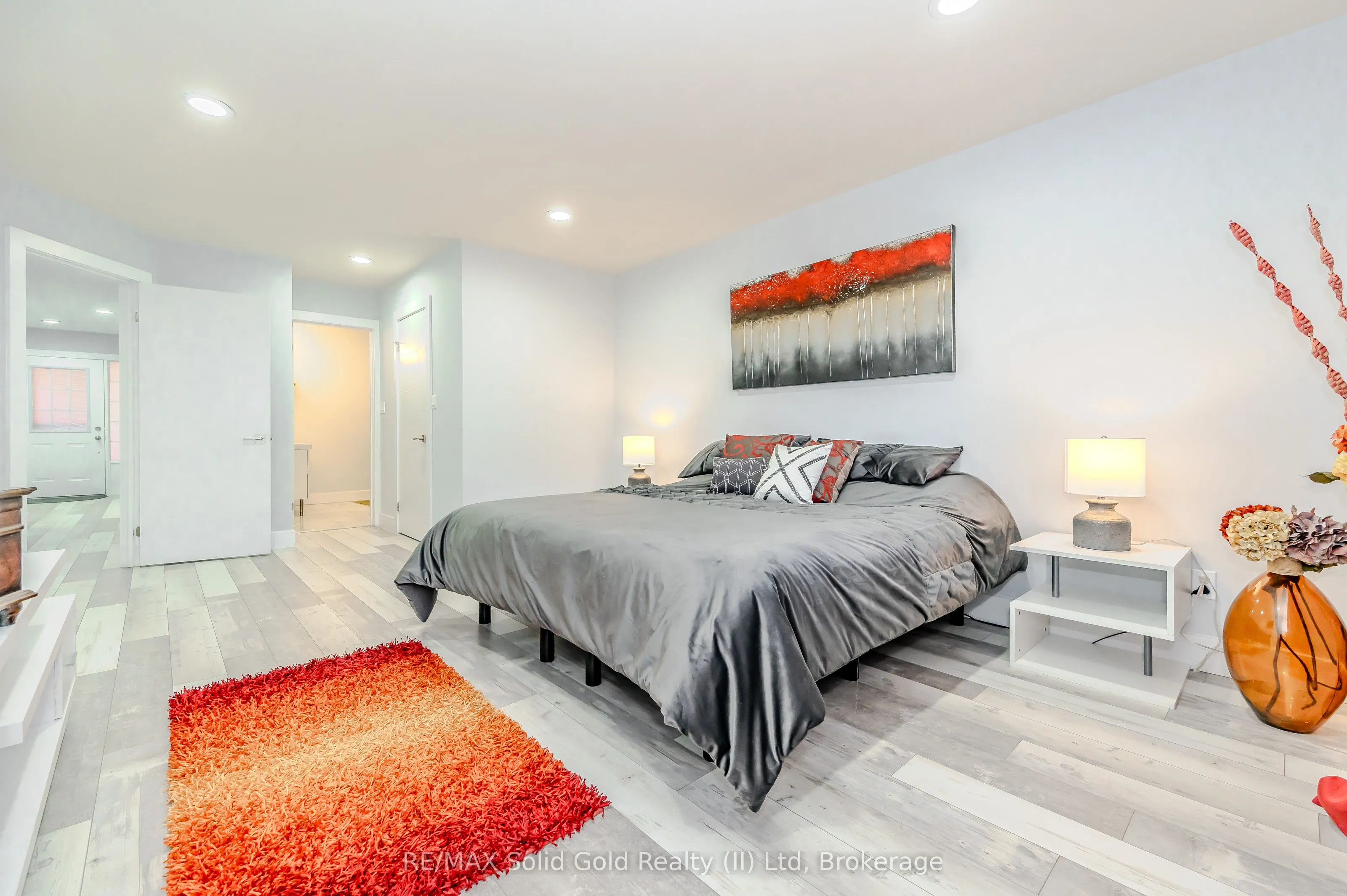 10 Isherwood Avenue #18