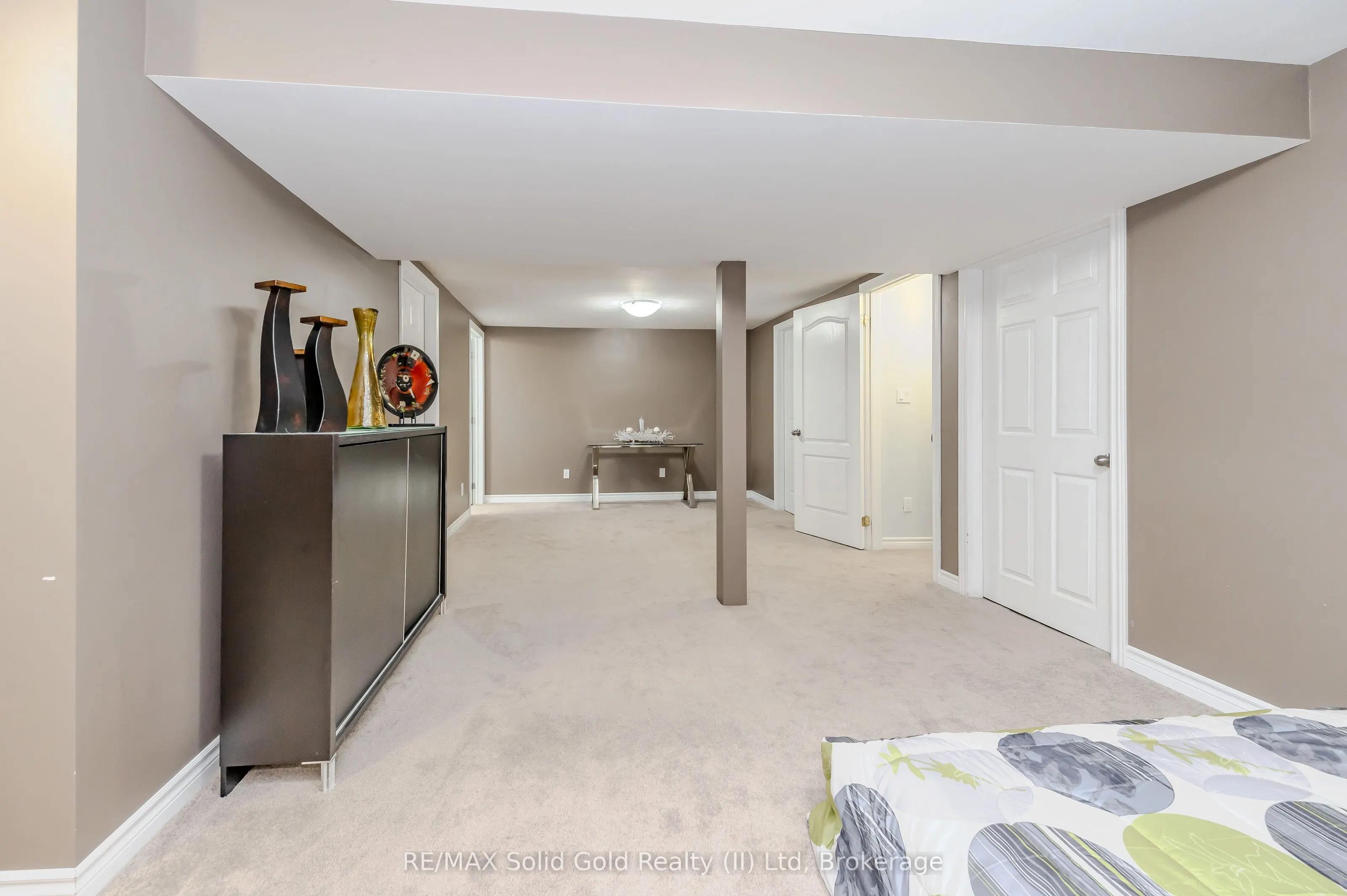 10 Isherwood Avenue #18