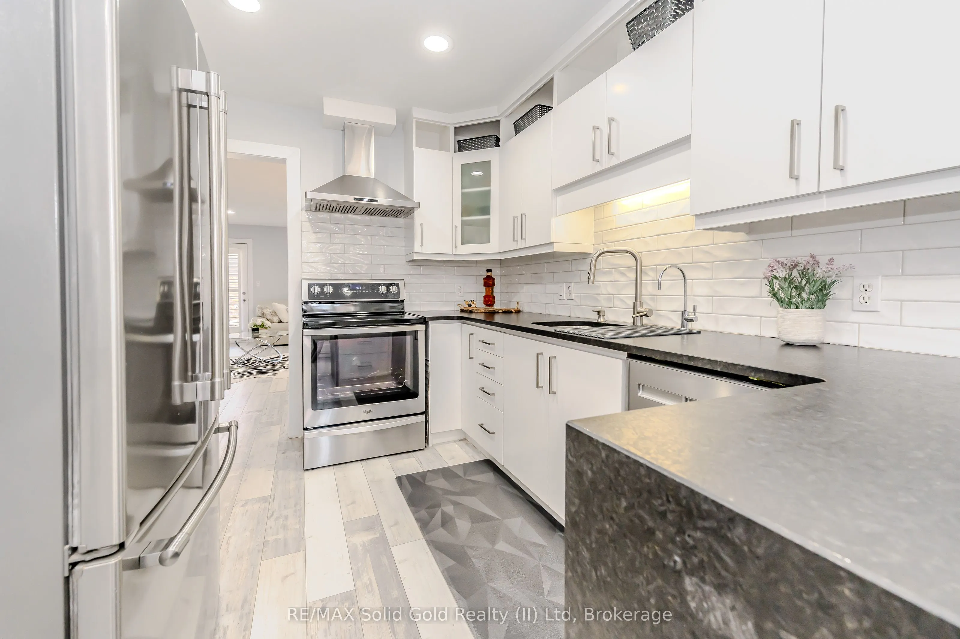10 Isherwood Avenue #18